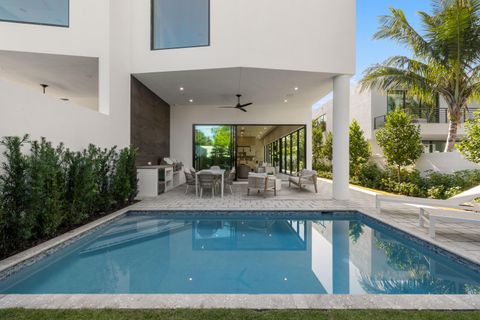 723 Lake Avenue N Delray Beach FL 33483