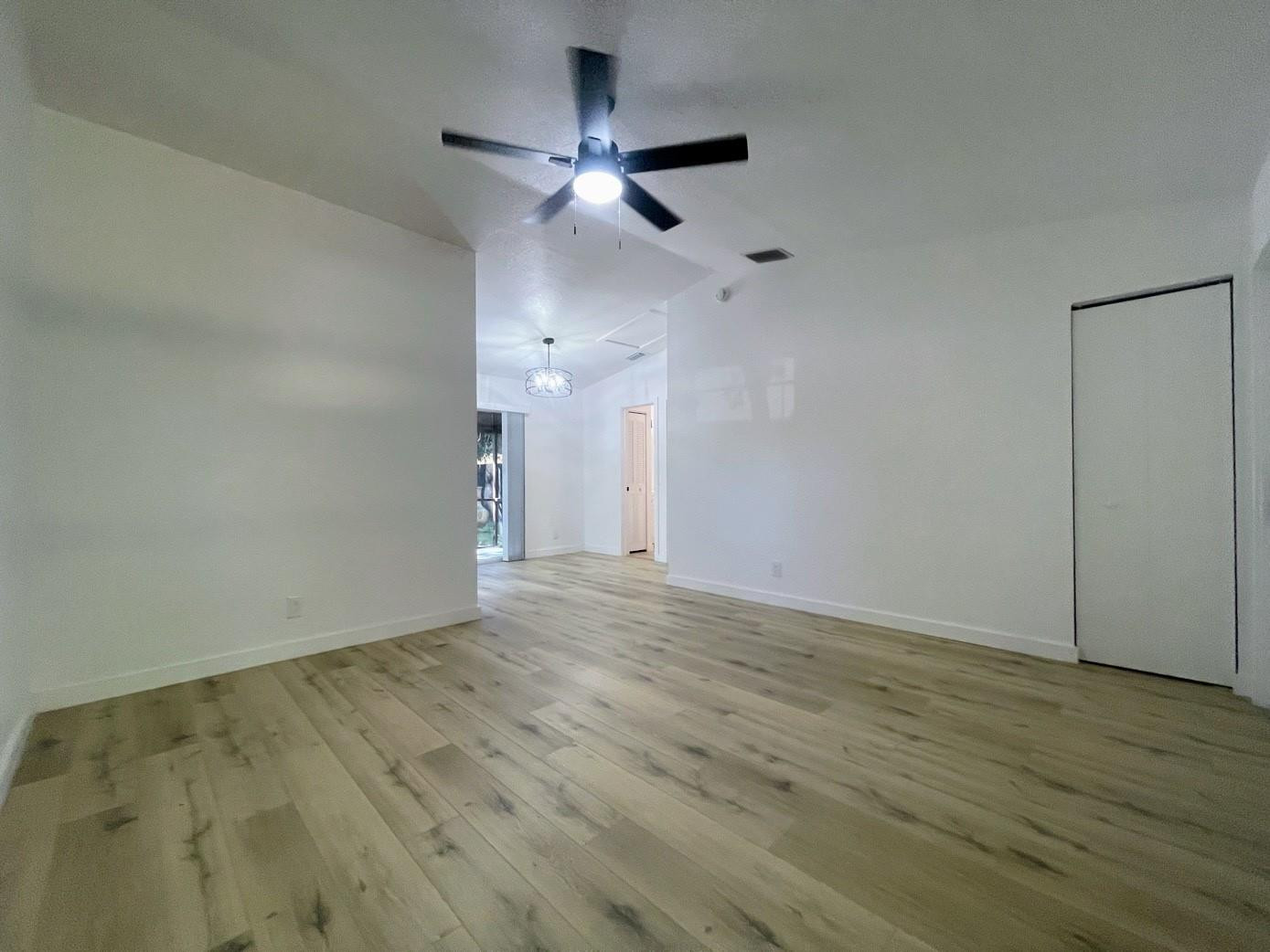 LAKE ISLAND - Residential