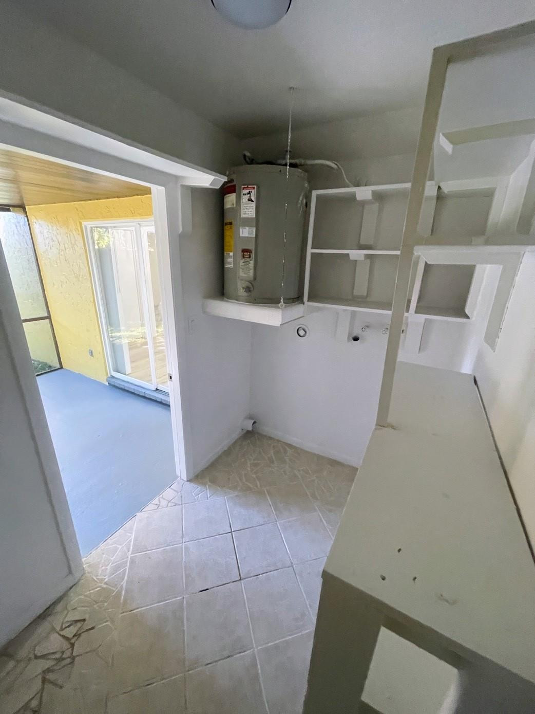 LAKE ISLAND - Residential