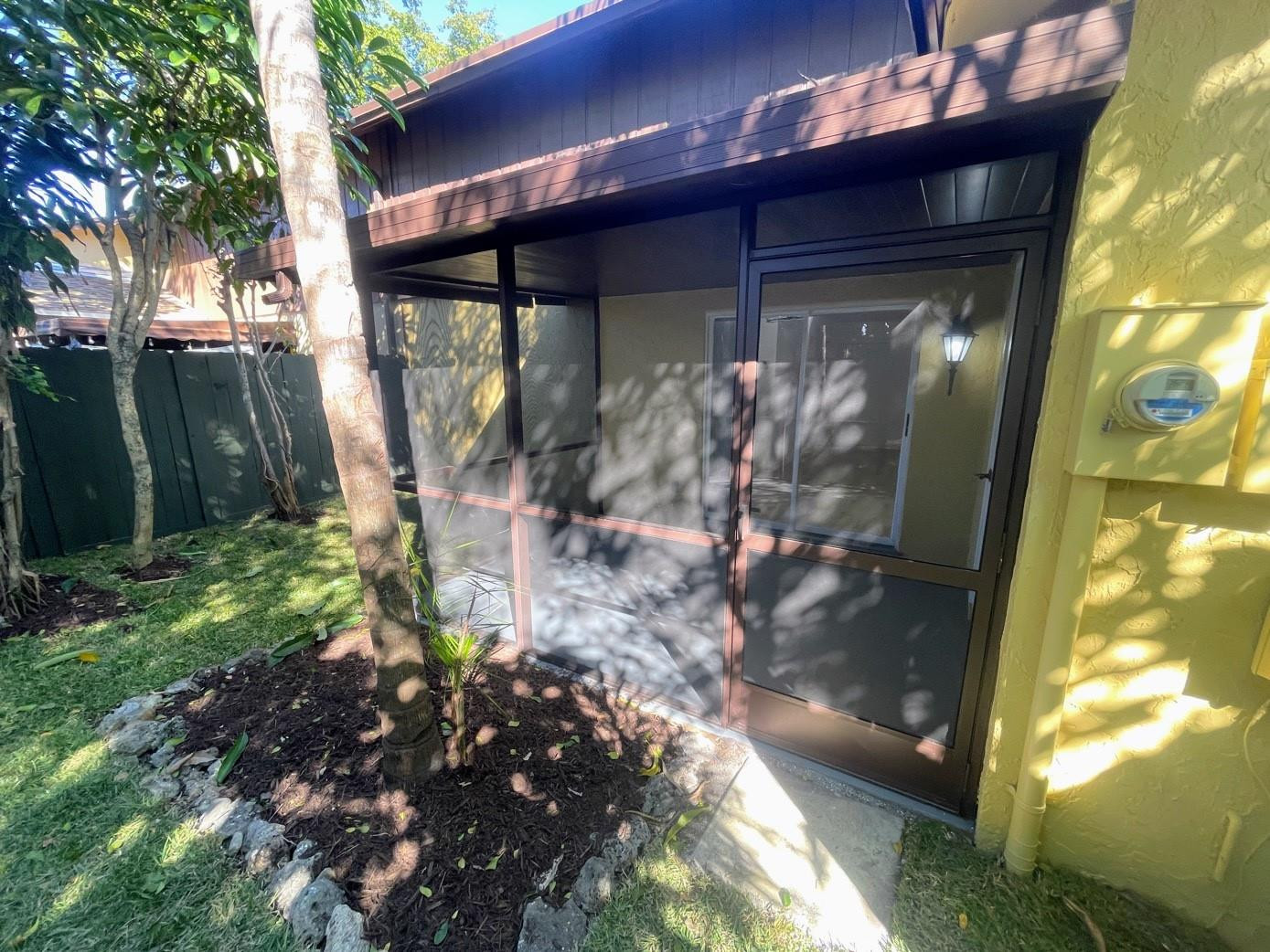 LAKE ISLAND - Residential