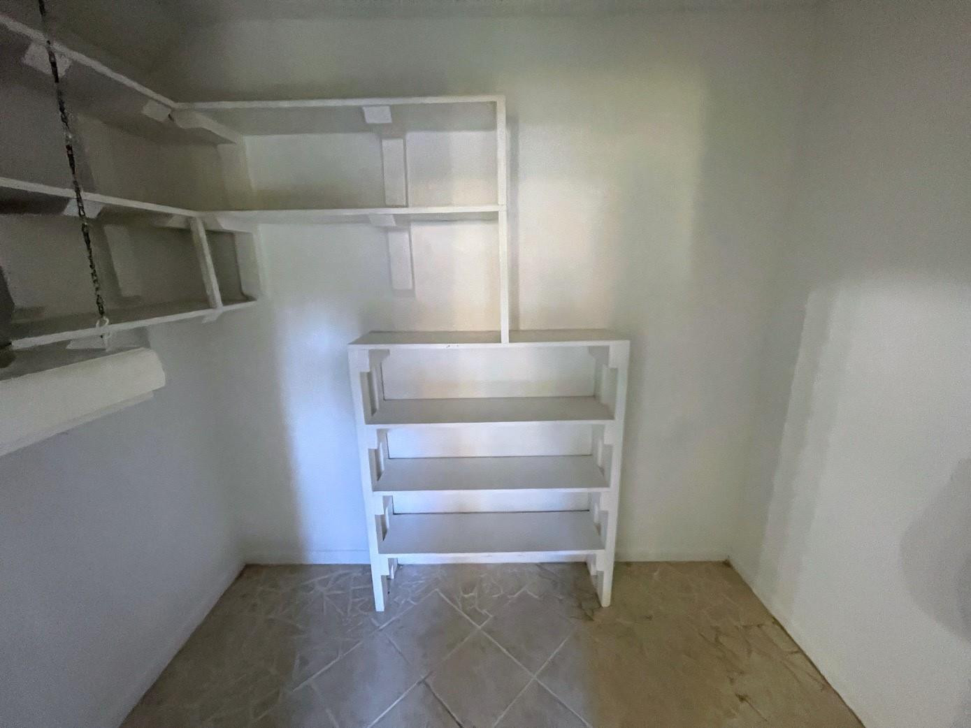 LAKE ISLAND - Residential