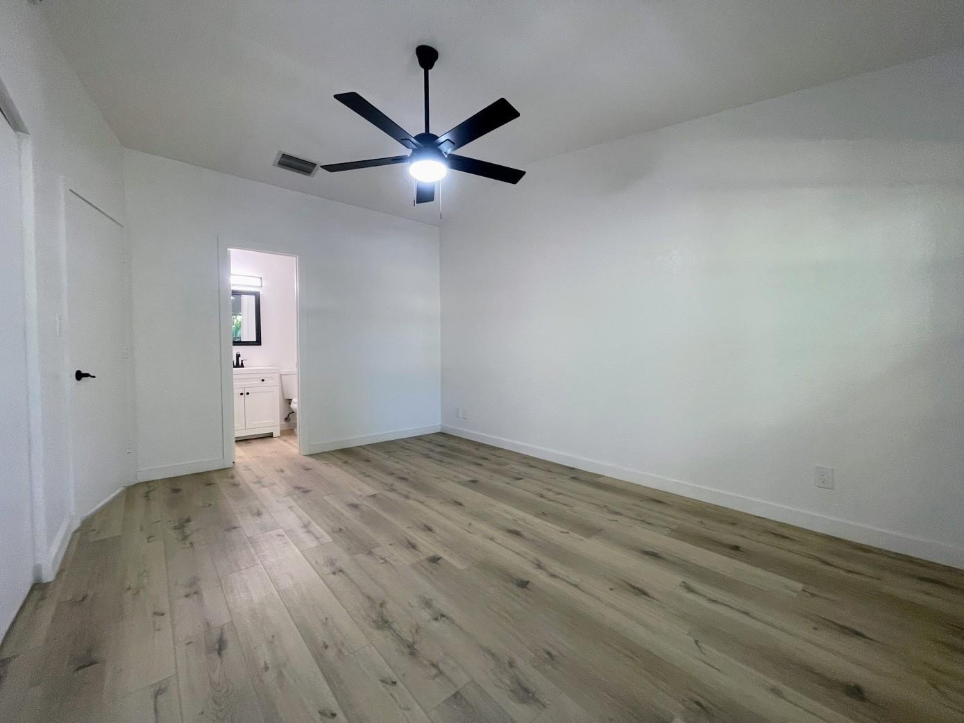 LAKE ISLAND - Residential