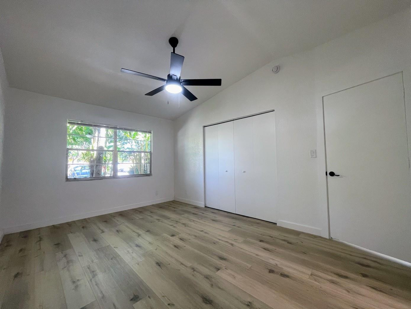 LAKE ISLAND - Residential