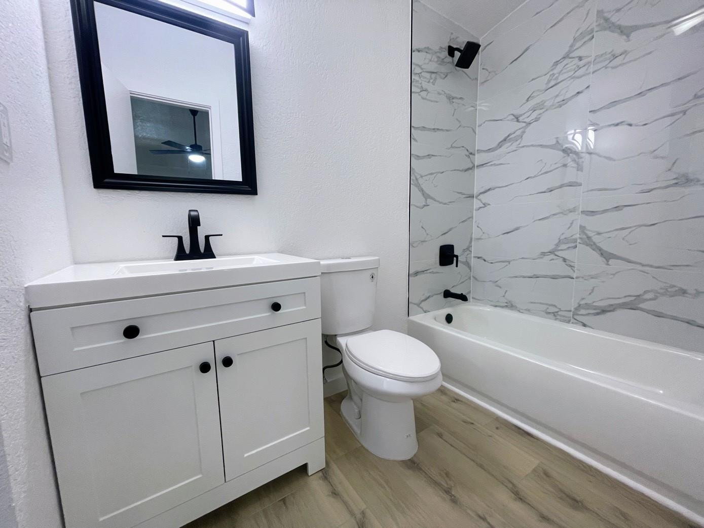 LAKE ISLAND - Residential