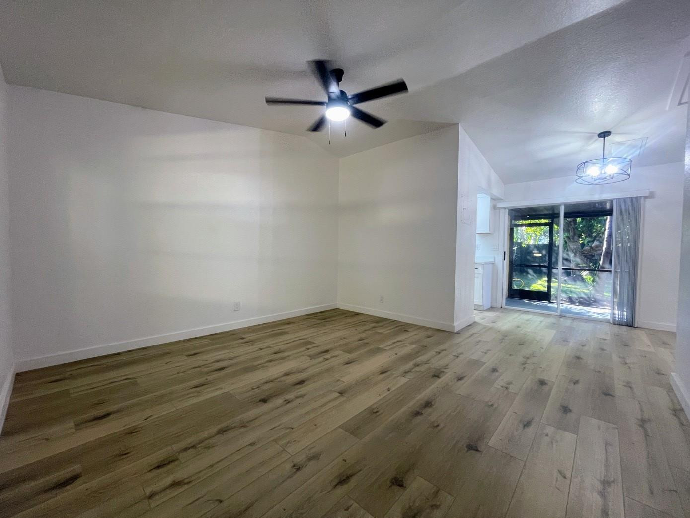 LAKE ISLAND - Residential