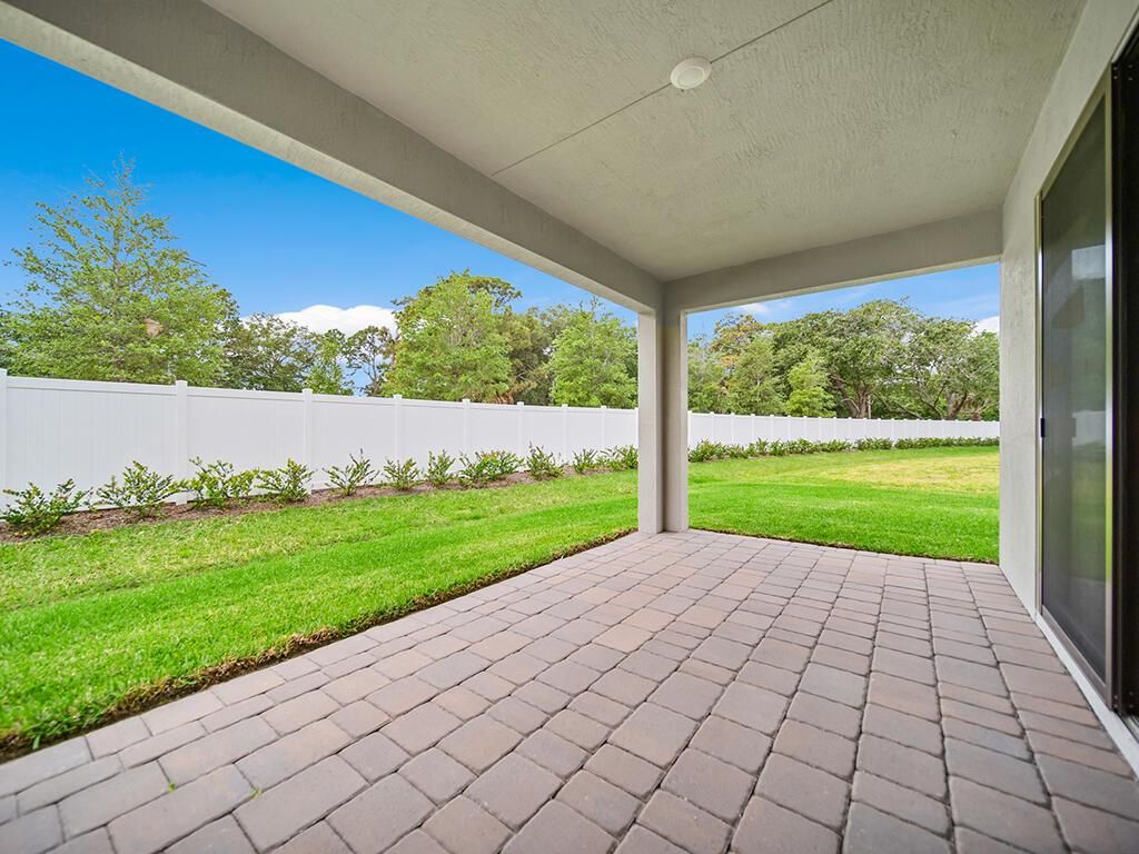 Photo of 1550 SE Lago Circle, Palm City, FL 34990 (MLS # R10982812)