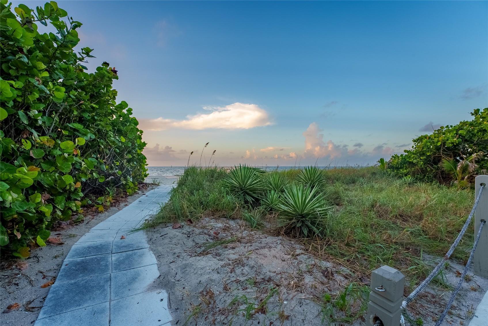 HILLSBORO SHORES SEC - Residential