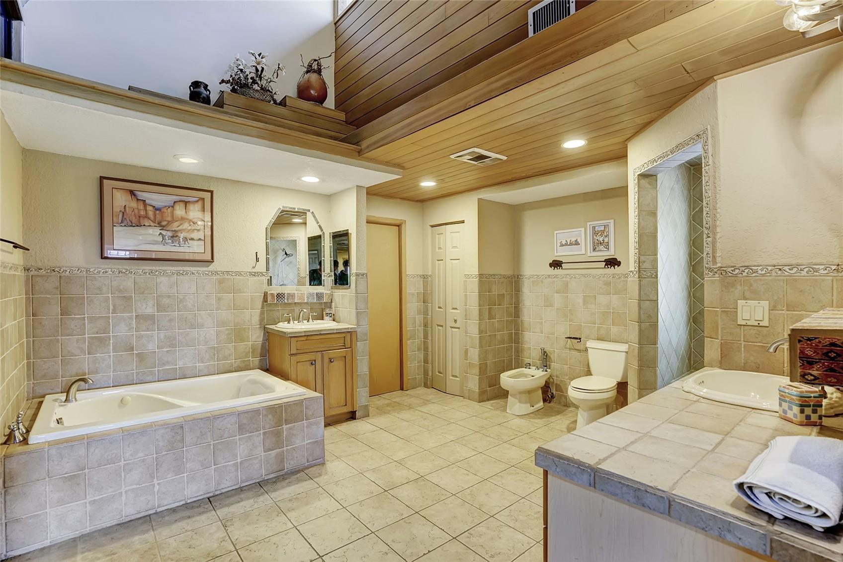 HILLSBORO SHORES SEC - Residential