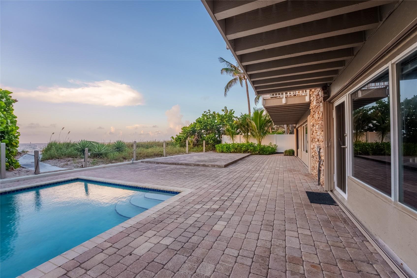 HILLSBORO SHORES SEC - Residential