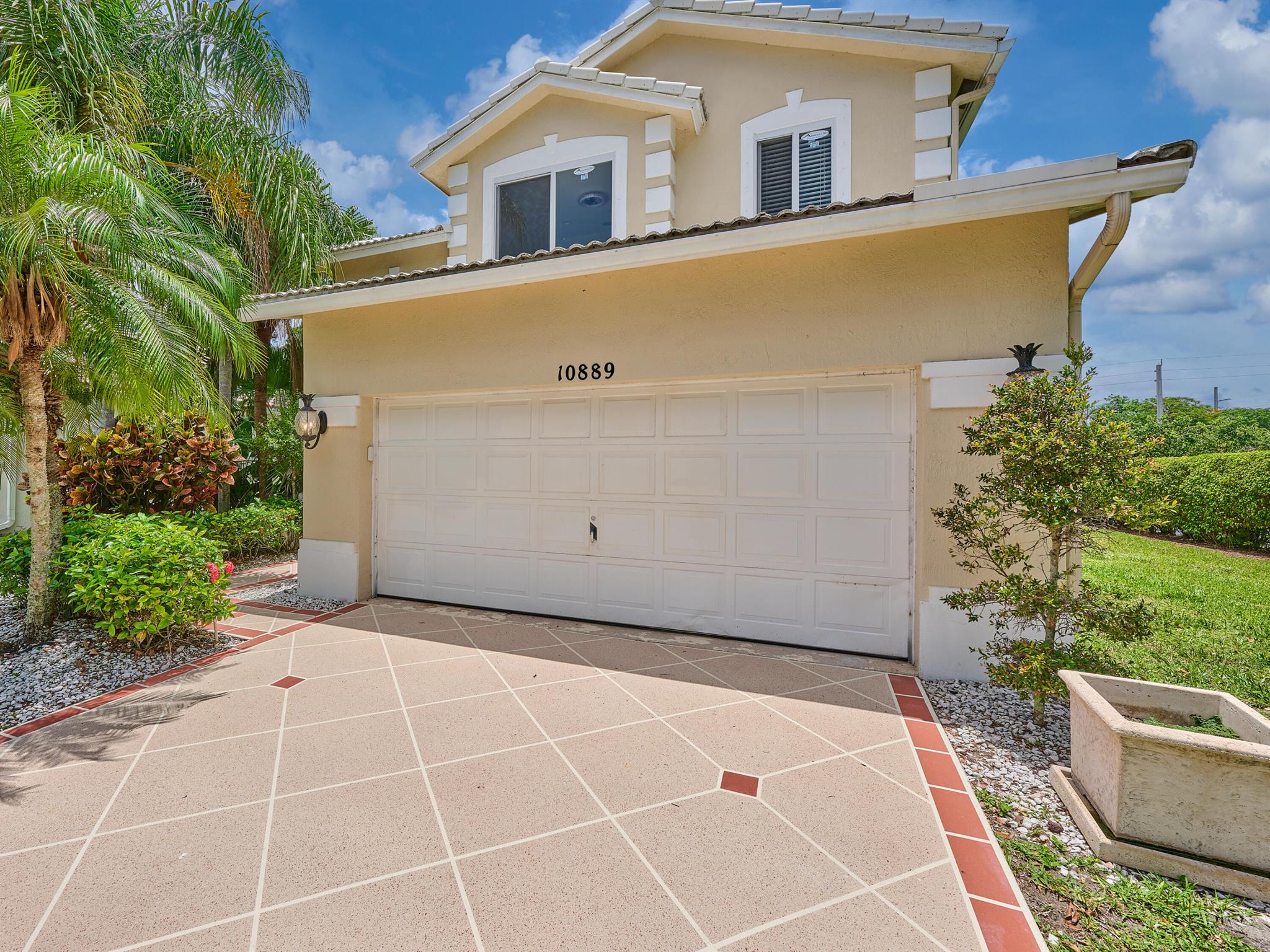 10889 Fillmore Drive, Boynton Beach, FL, 33437/$589,000 4 10889 Fillmore Drive