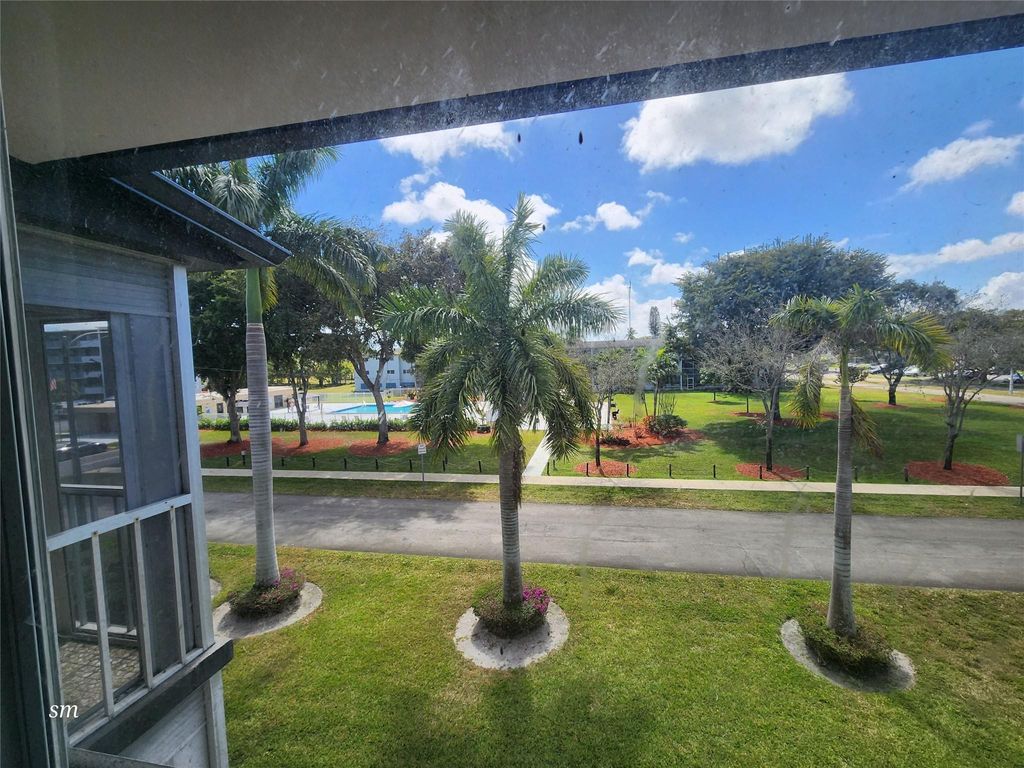 Photo of 4900 Washington Street #309, Hollywood, FL 33021 (MLS # F10555314)