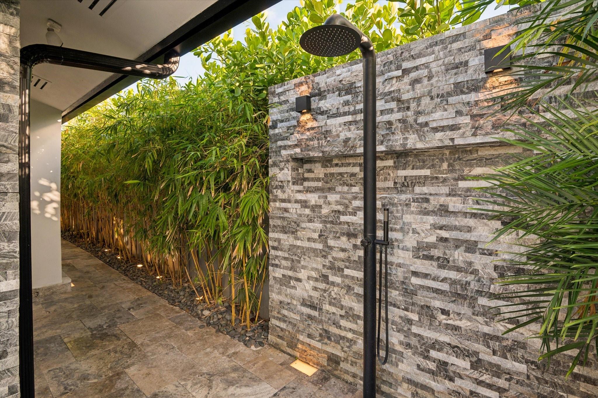 EDGEWATER ESTATES - Residential