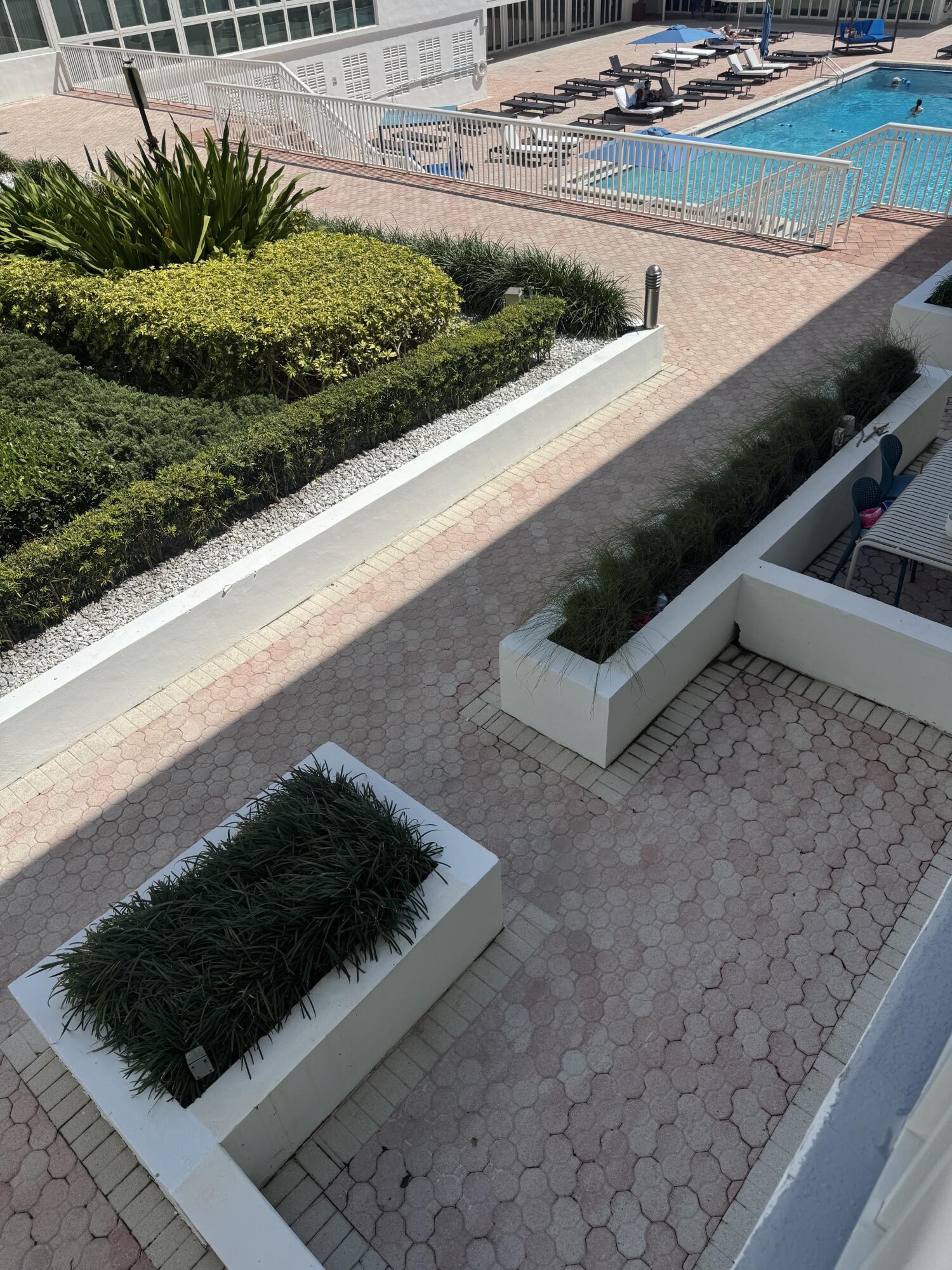 THE CARRIAGE HOUSE CONDO - Residential