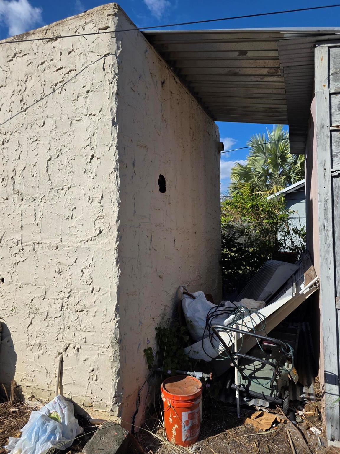 LAKE WORTH TOWN OF - Residential