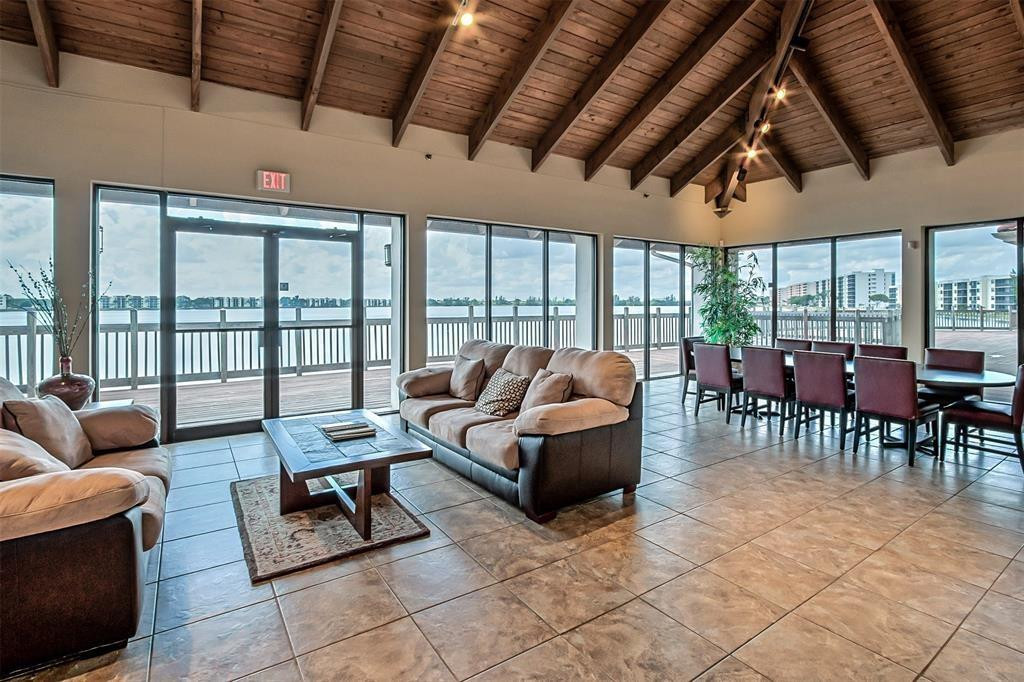 Lake Emerald - Residential