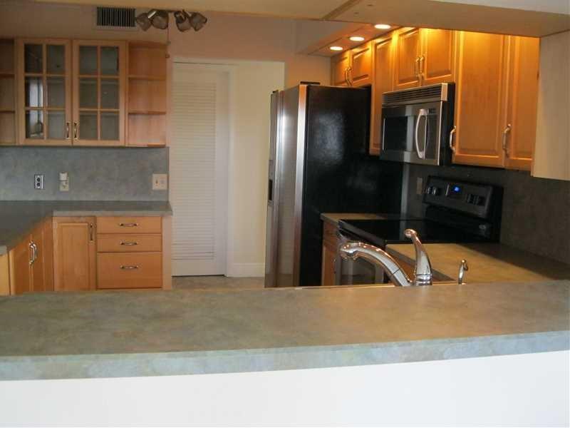 105 Lake Emerald Dr 711