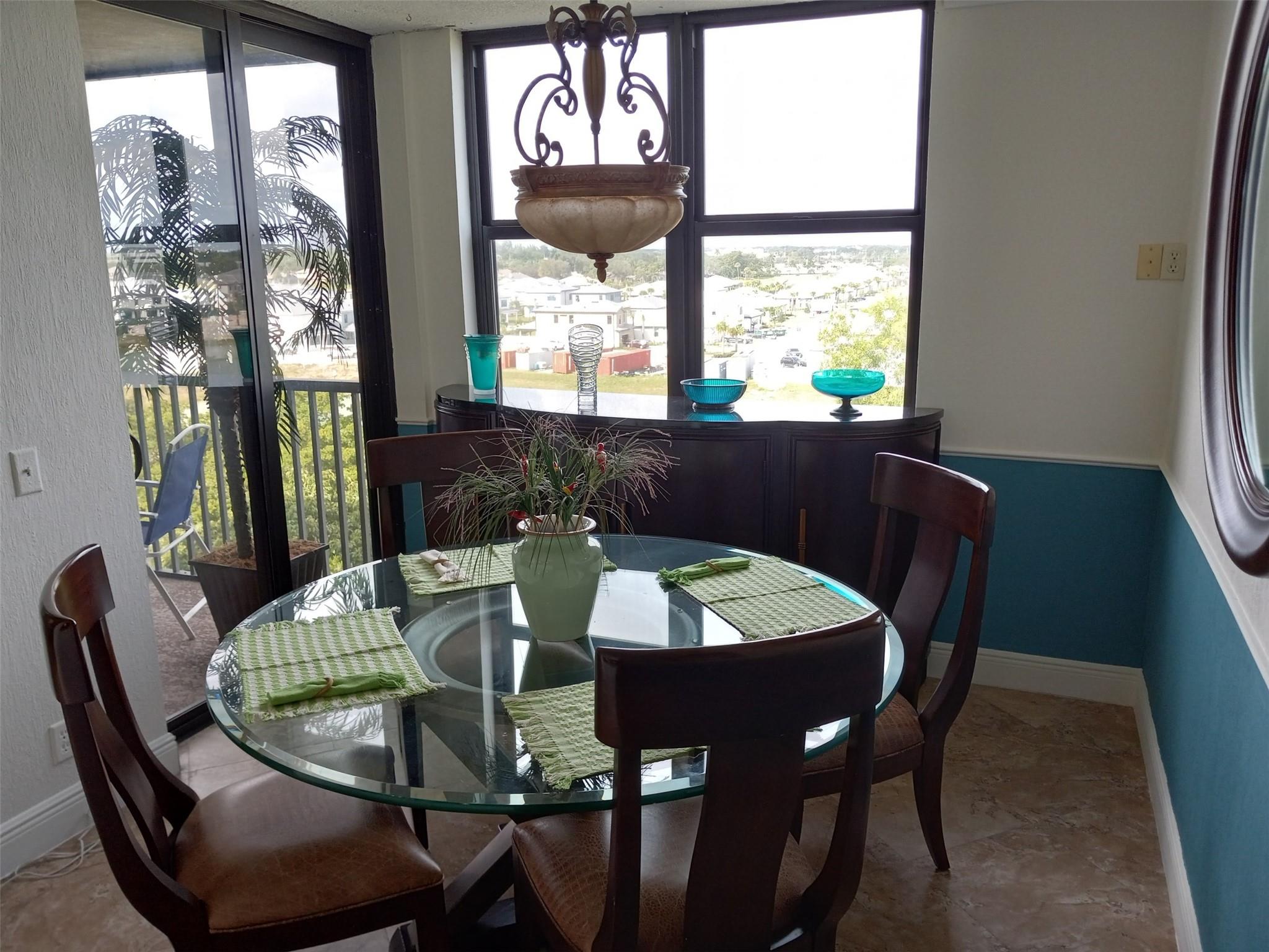 105 Lake Emerald Dr 711