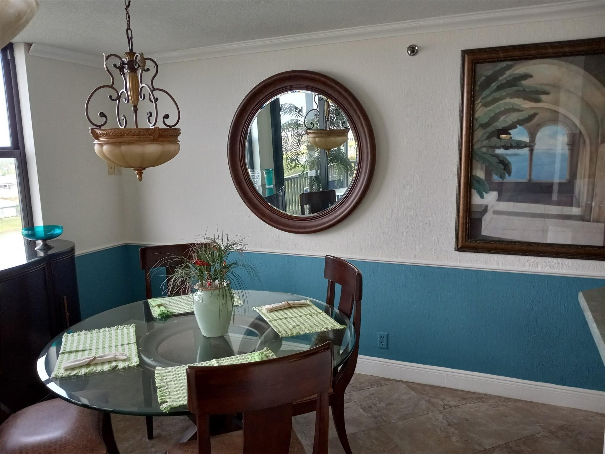 105 Lake Emerald Dr 711