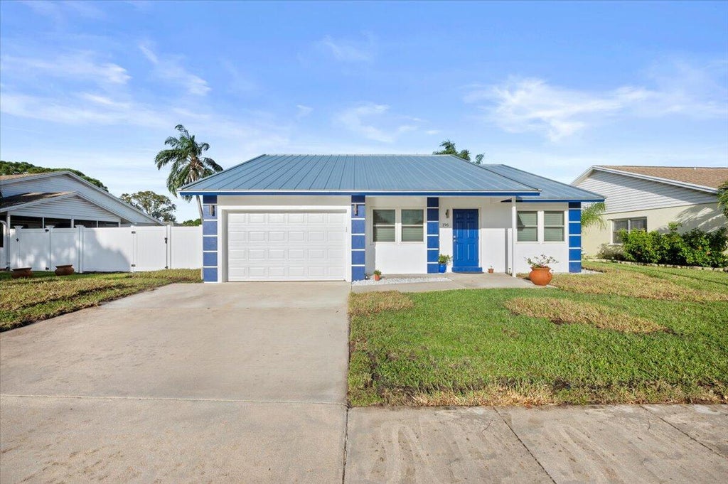 Photo of 196 Raintree Trail, Jupiter, FL 33458 (MLS # R11031436)