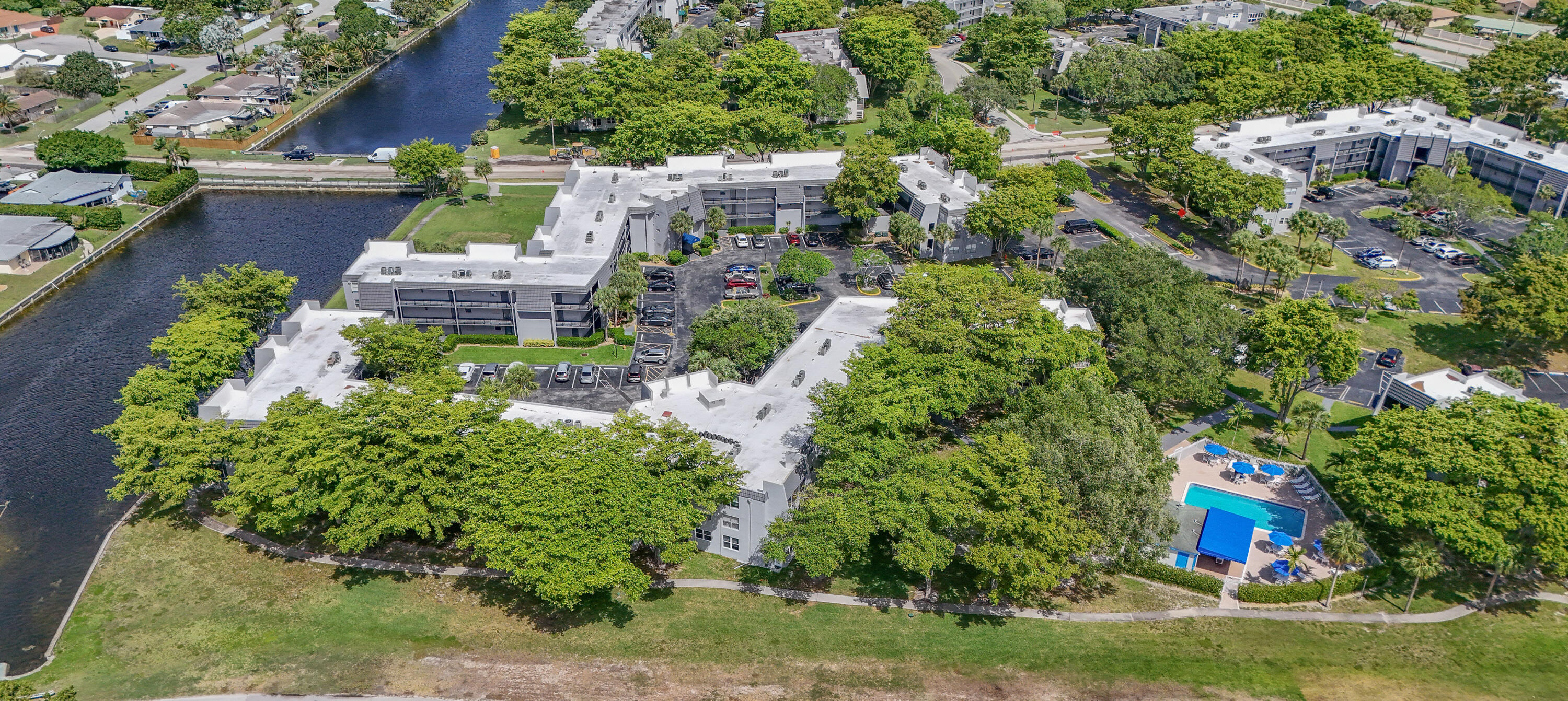 LIME BAY CONDOMINIUM 3 - Residential