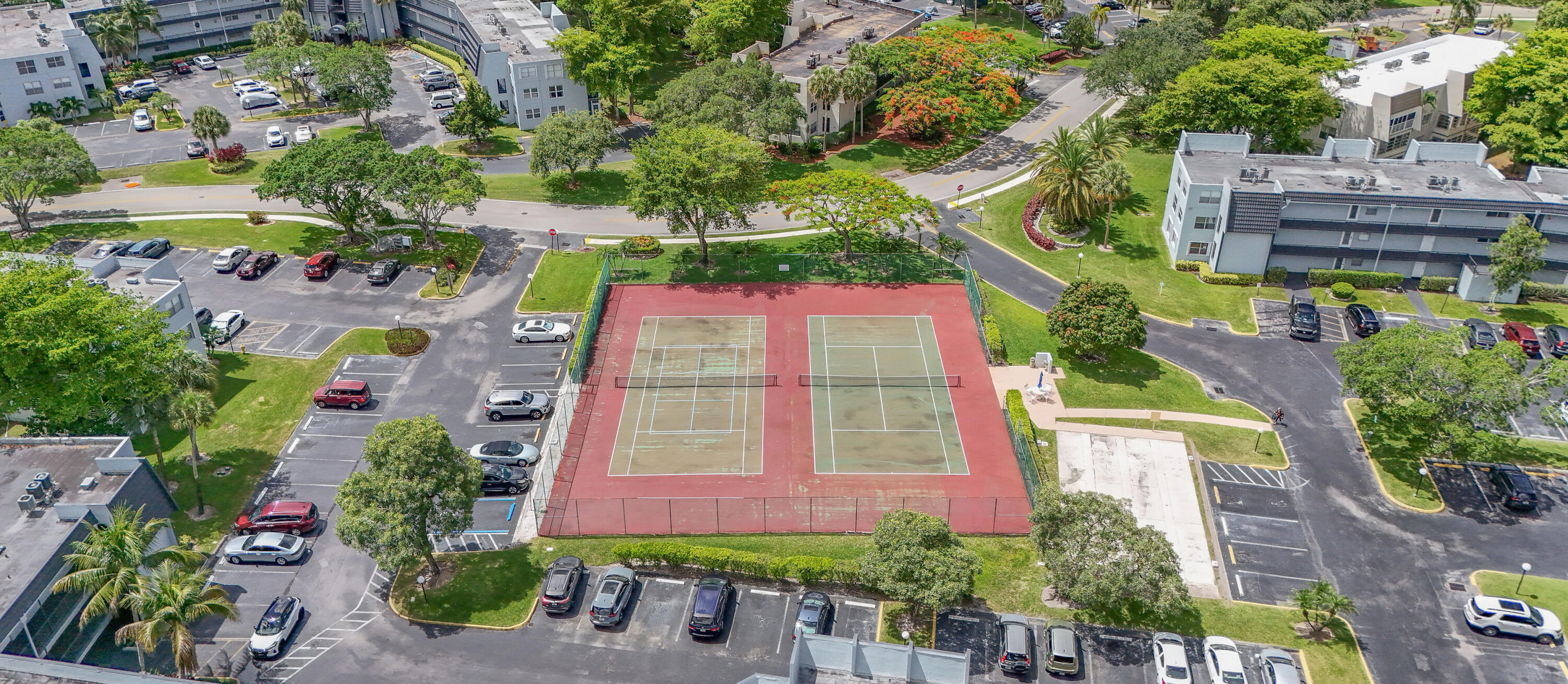 LIME BAY CONDOMINIUM 3 - Residential