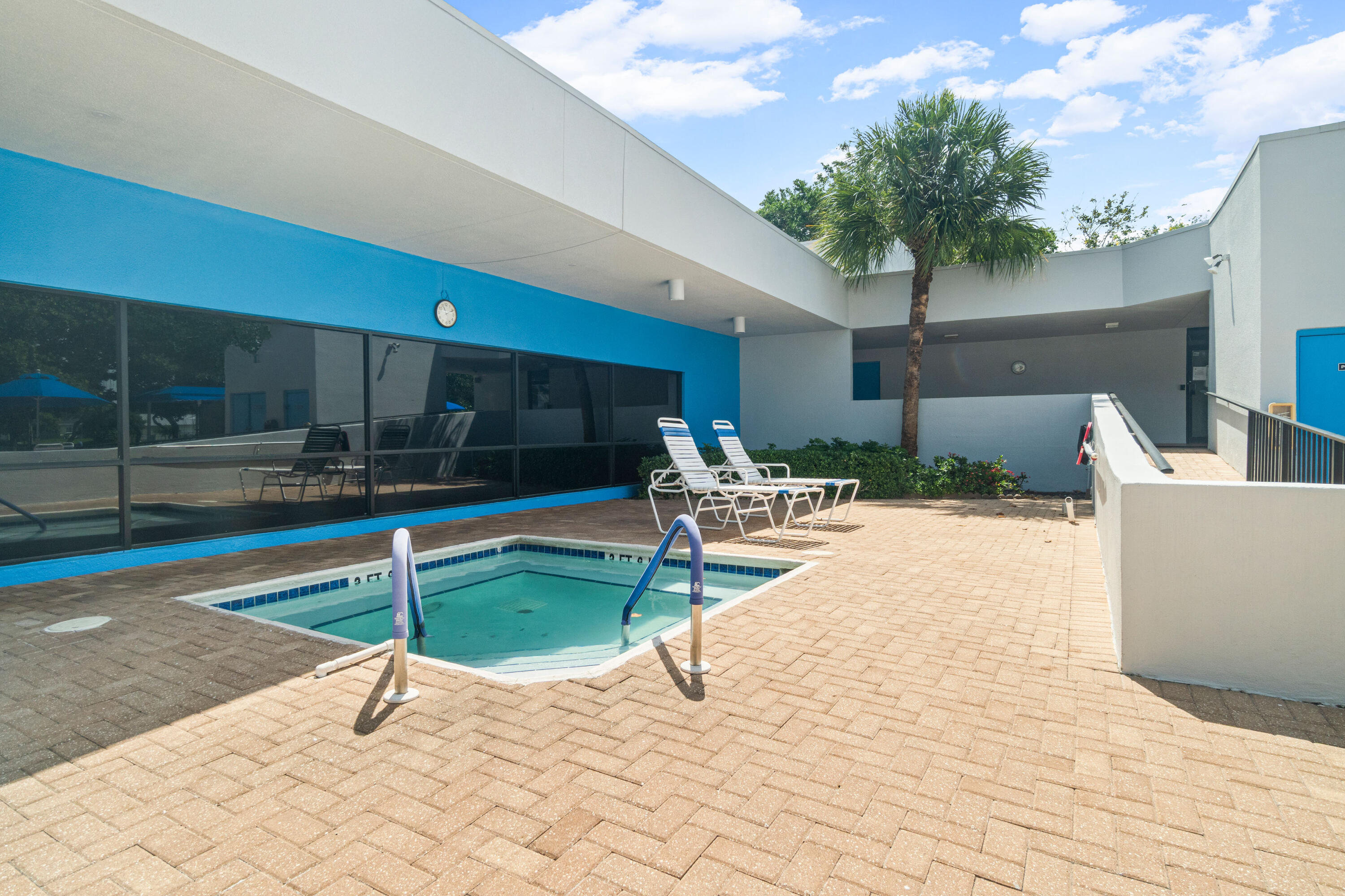 LIME BAY CONDOMINIUM 3 - Residential