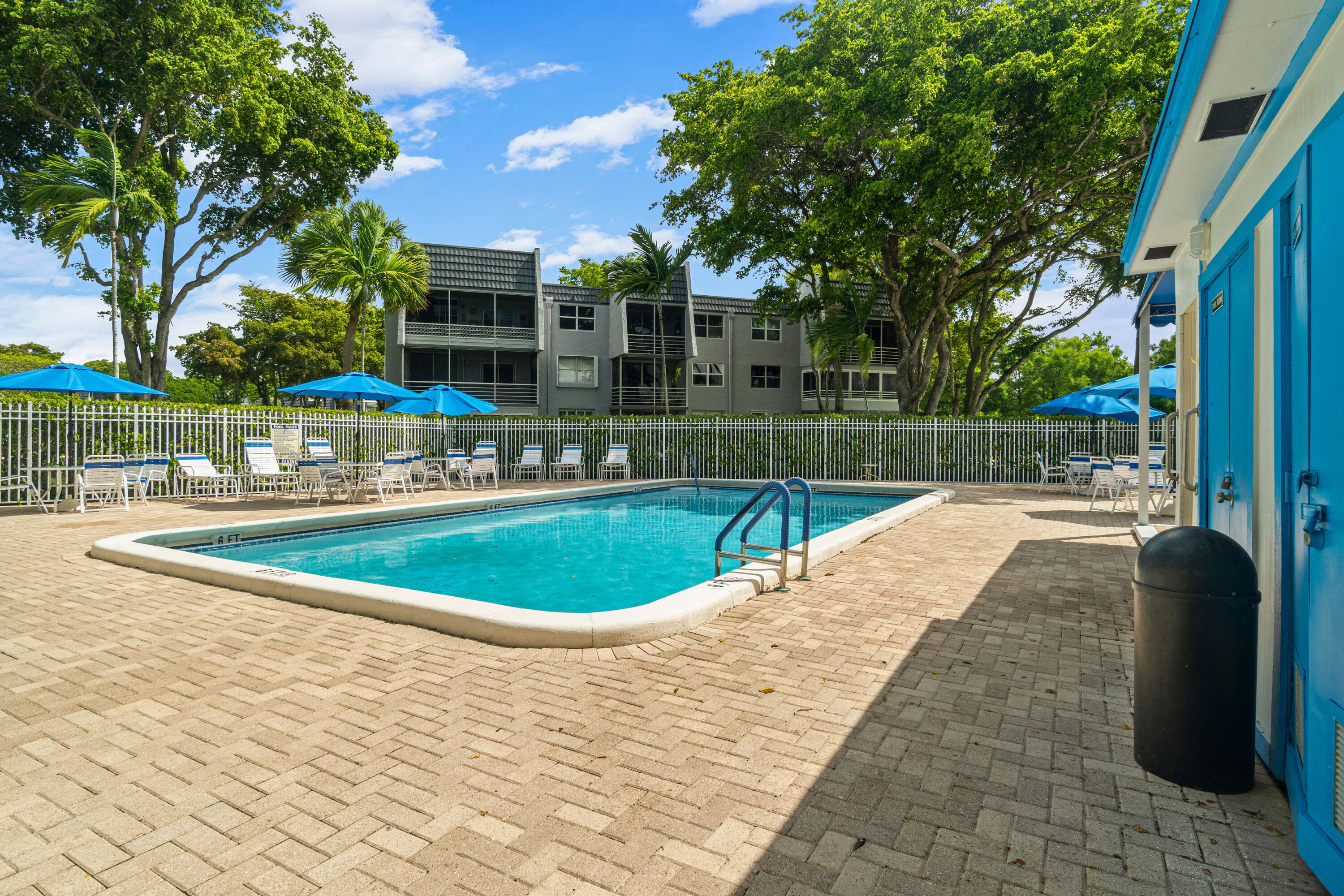 LIME BAY CONDOMINIUM 3 - Residential