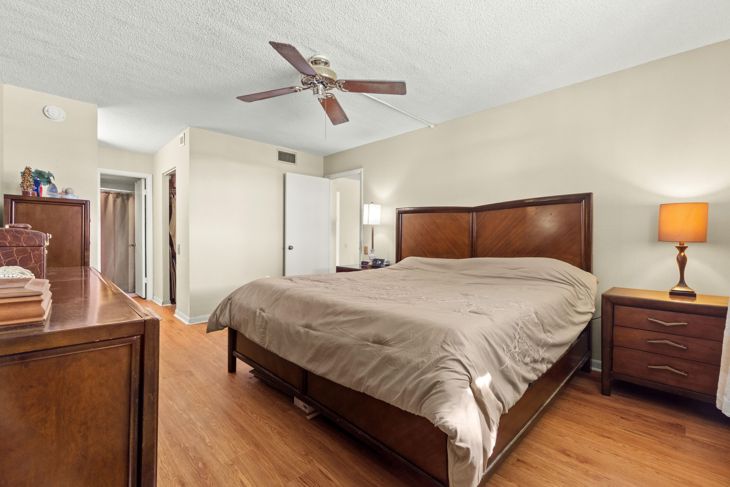 LIME BAY CONDOMINIUM 3 - Residential