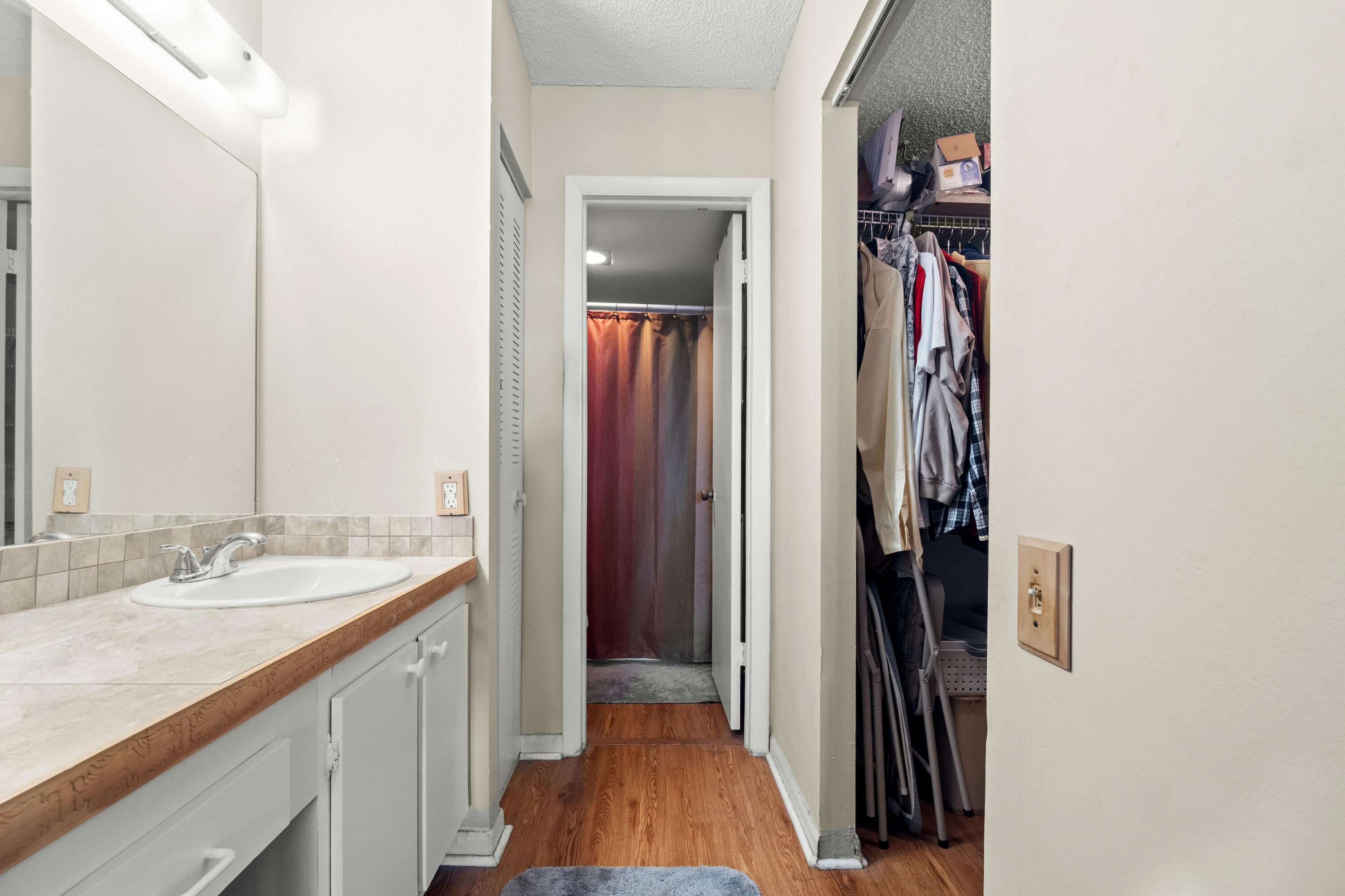 LIME BAY CONDOMINIUM 3 - Residential