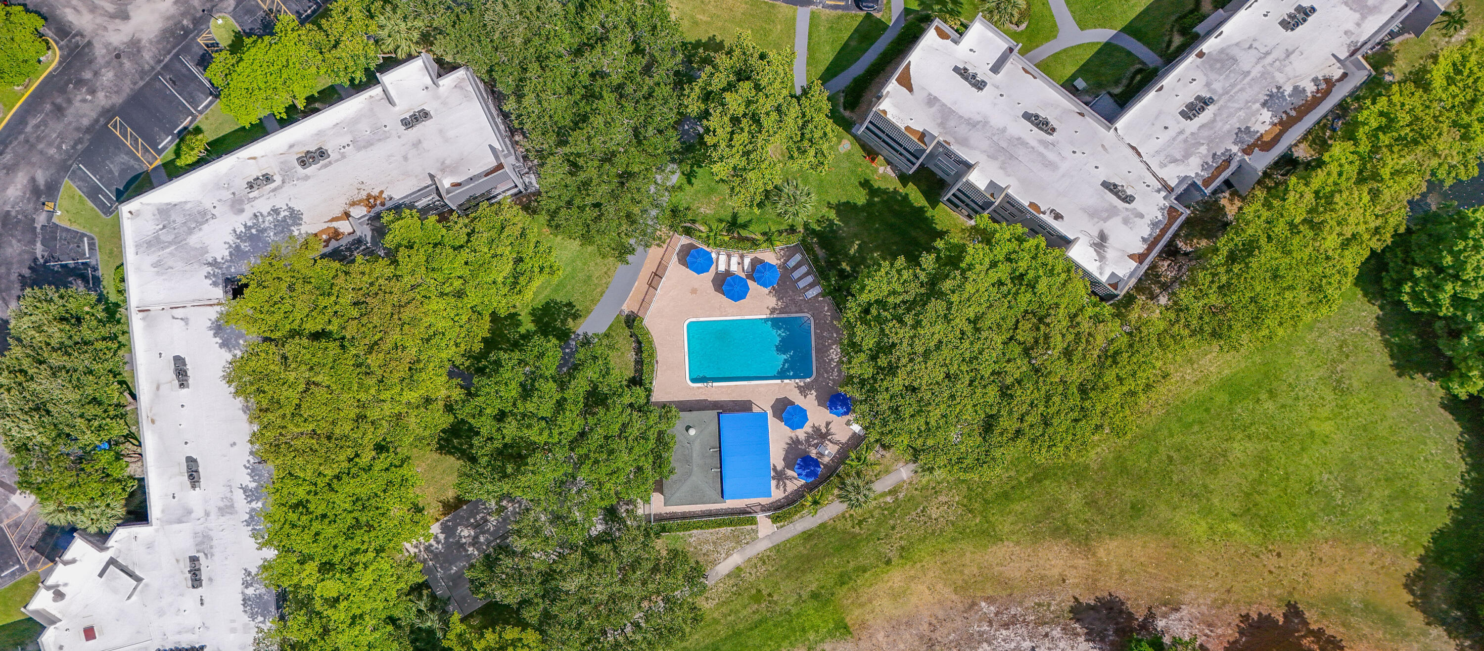 LIME BAY CONDOMINIUM 3 - Residential