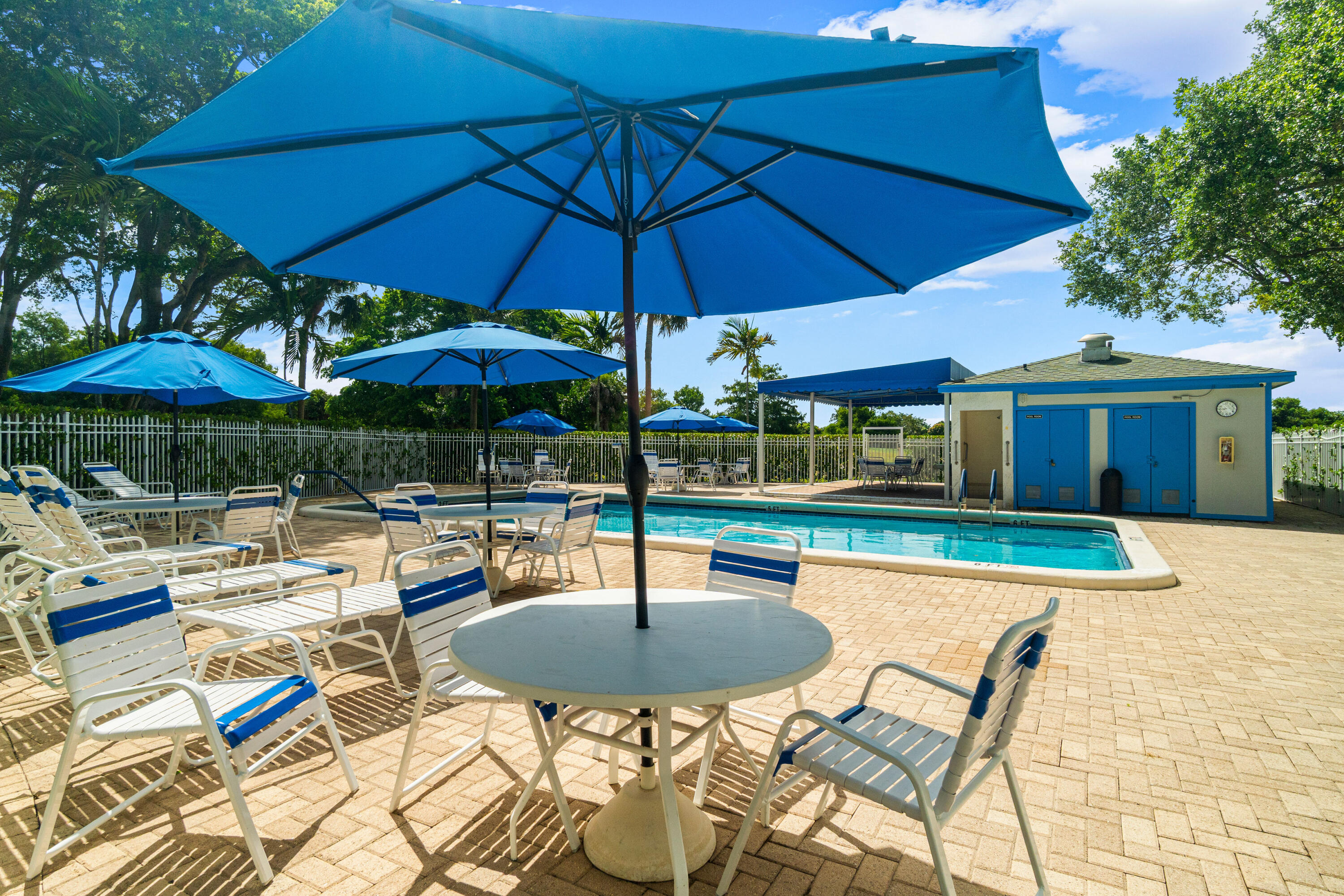LIME BAY CONDOMINIUM 3 - Residential