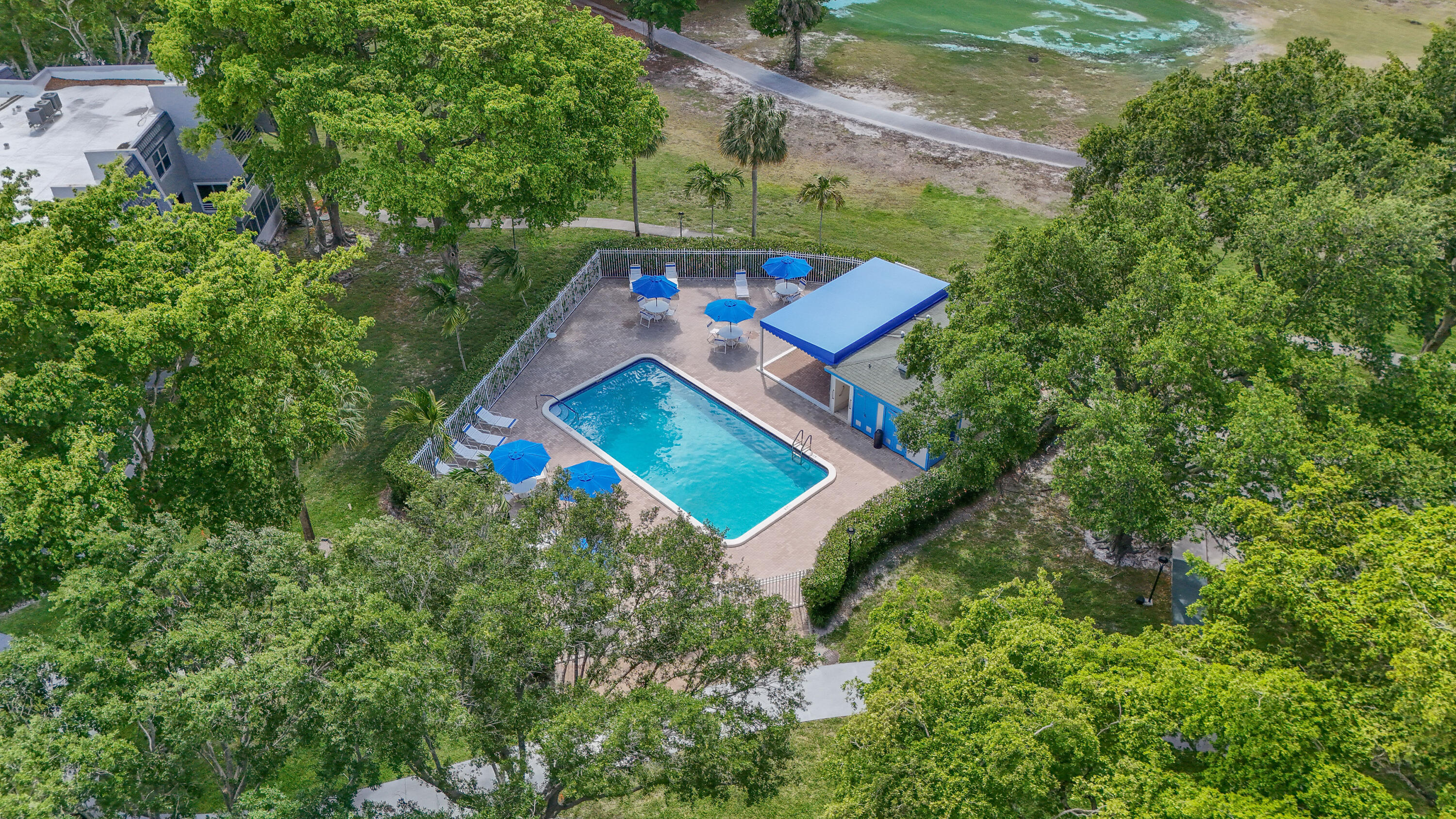 LIME BAY CONDOMINIUM 3 - Residential