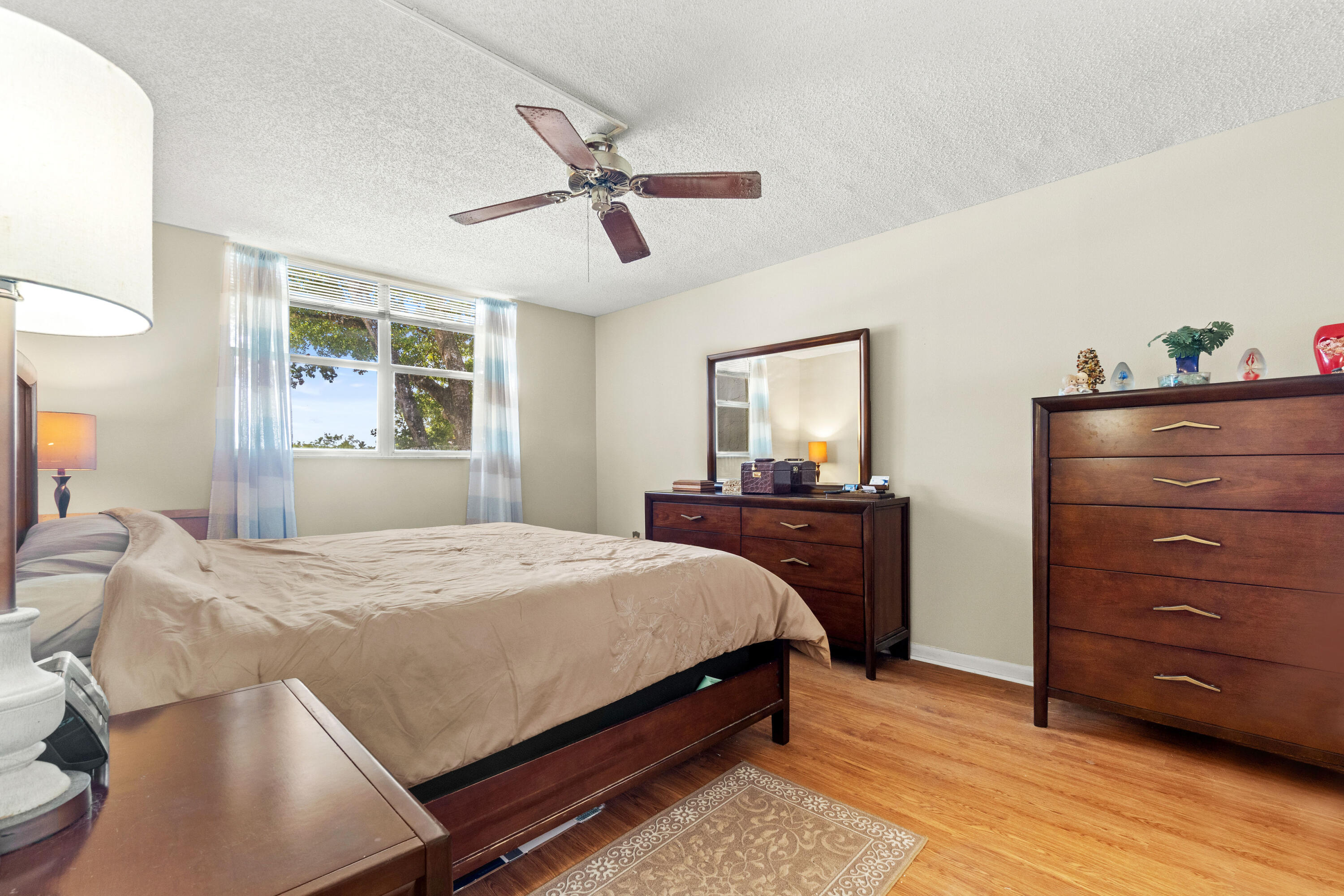 LIME BAY CONDOMINIUM 3 - Residential