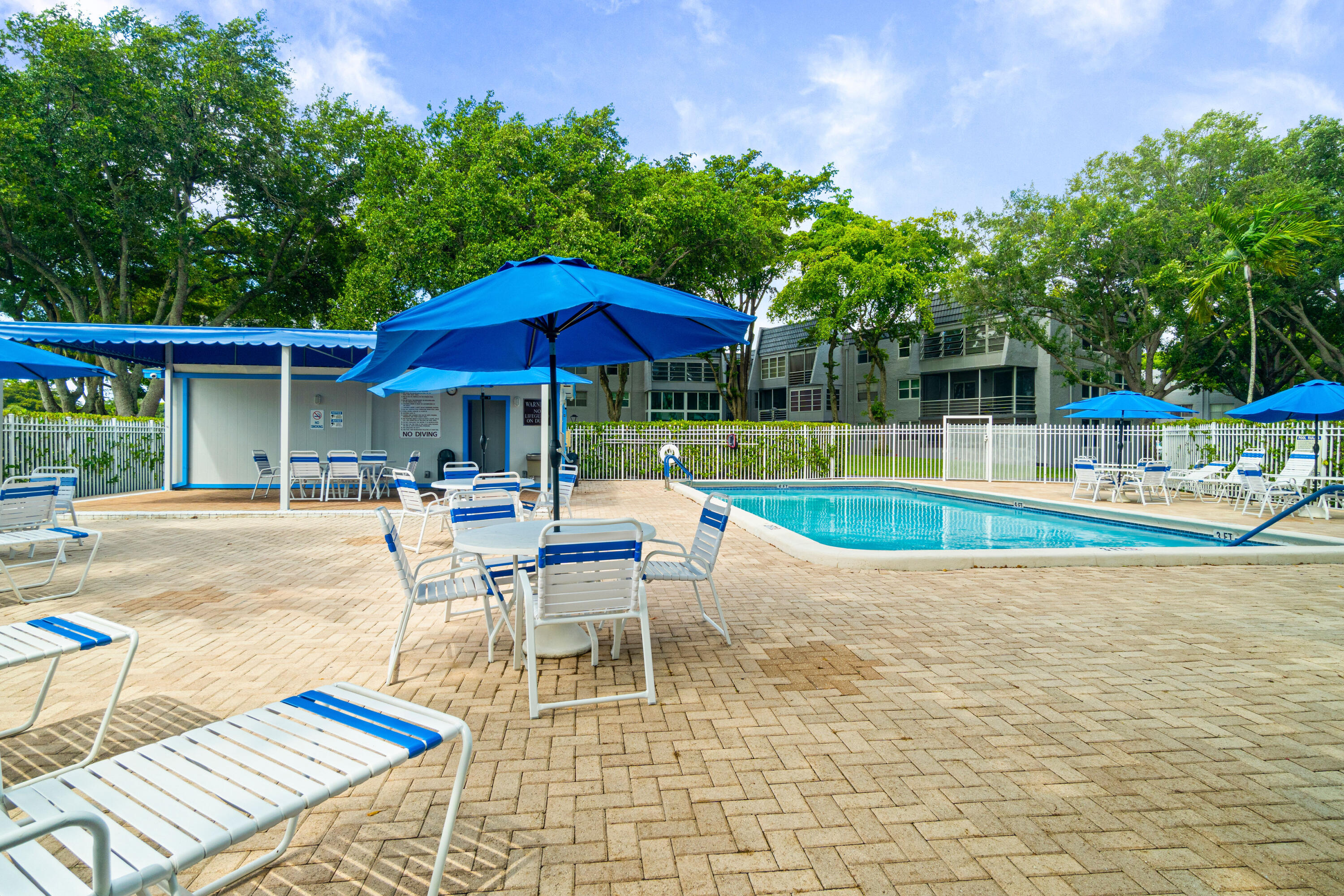 LIME BAY CONDOMINIUM 3 - Residential