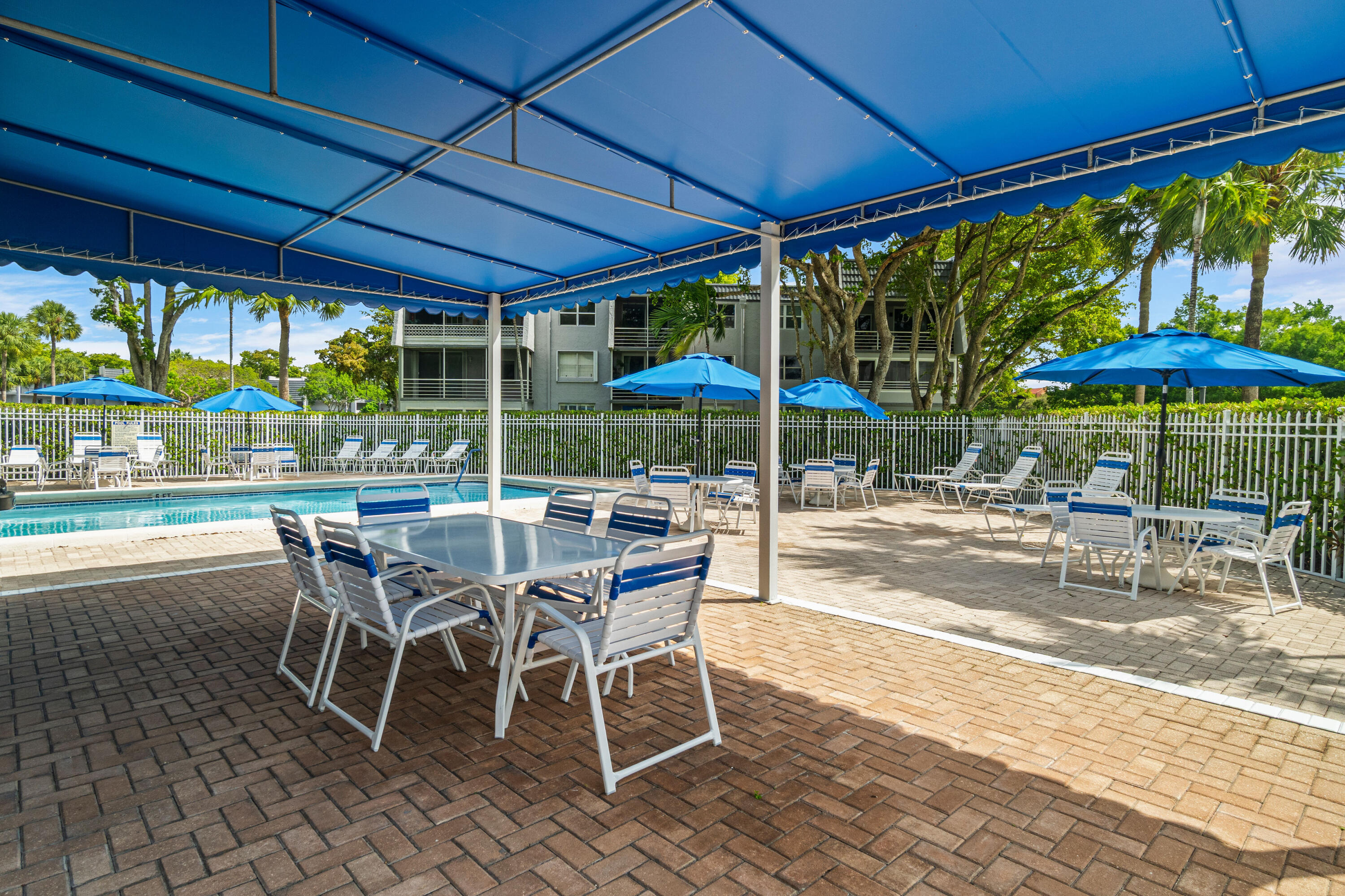 LIME BAY CONDOMINIUM 3 - Residential