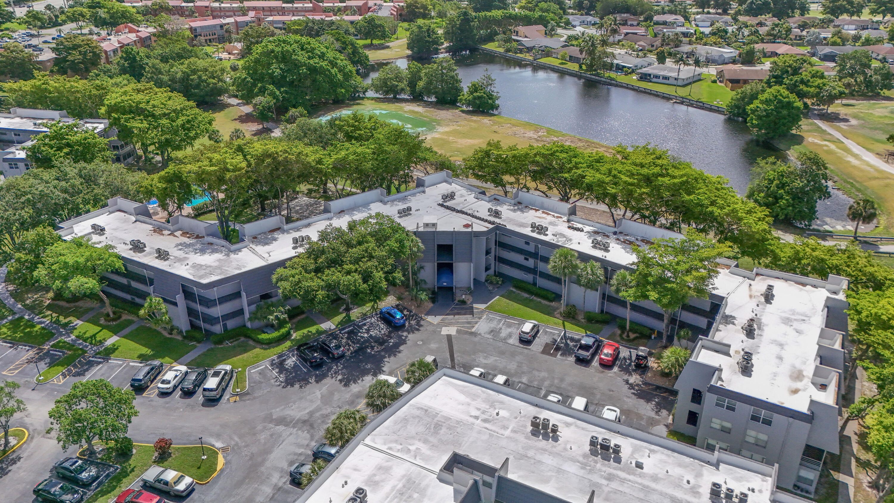 LIME BAY CONDOMINIUM 3 - Residential