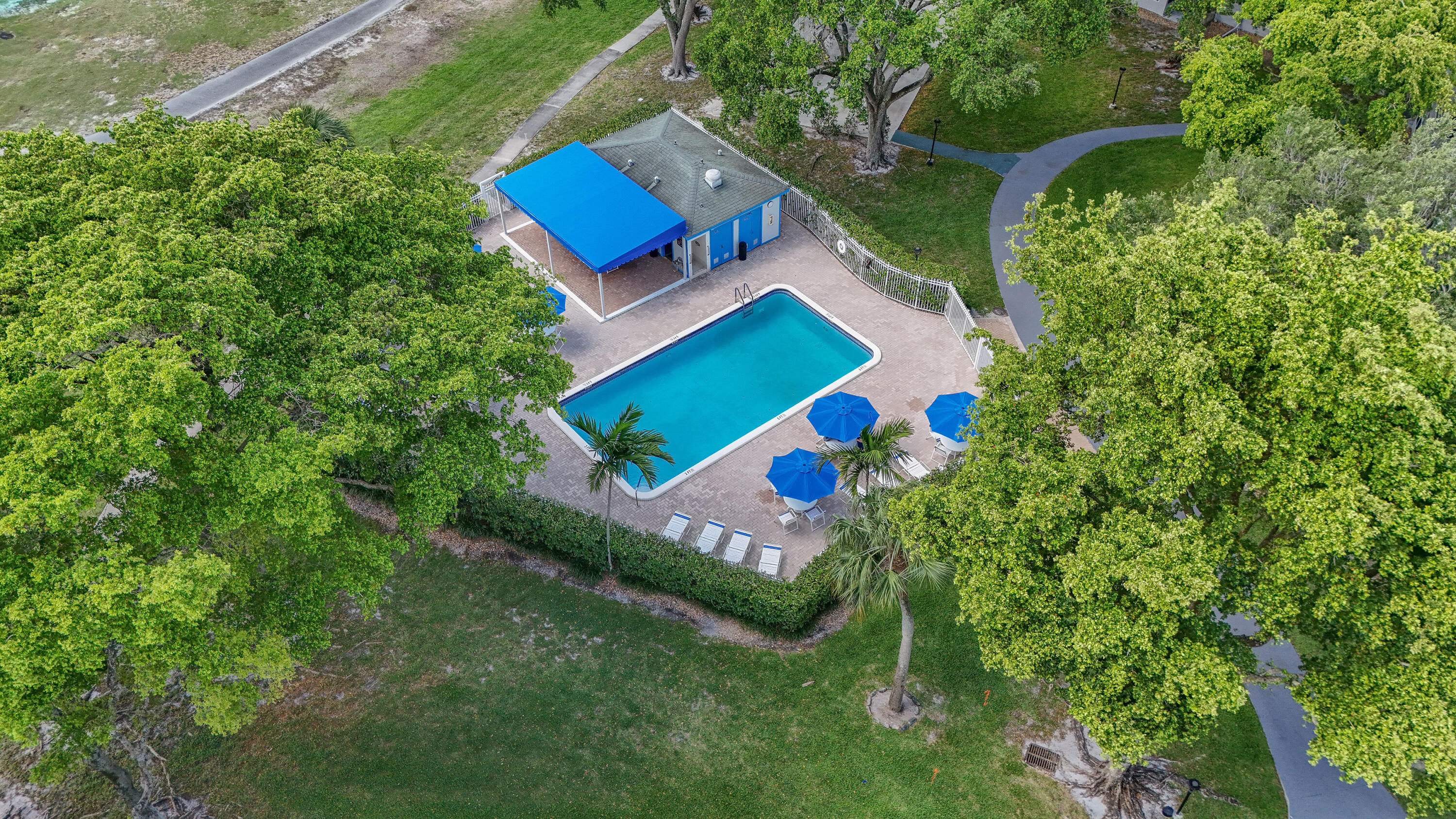 LIME BAY CONDOMINIUM 3 - Residential