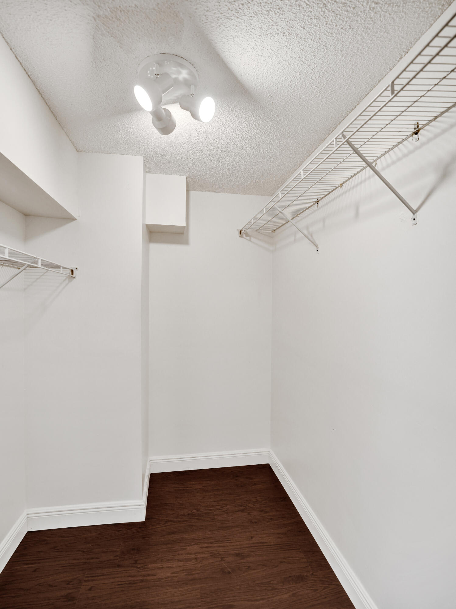 ROYAL PALM LAKE ESTATES - Residential