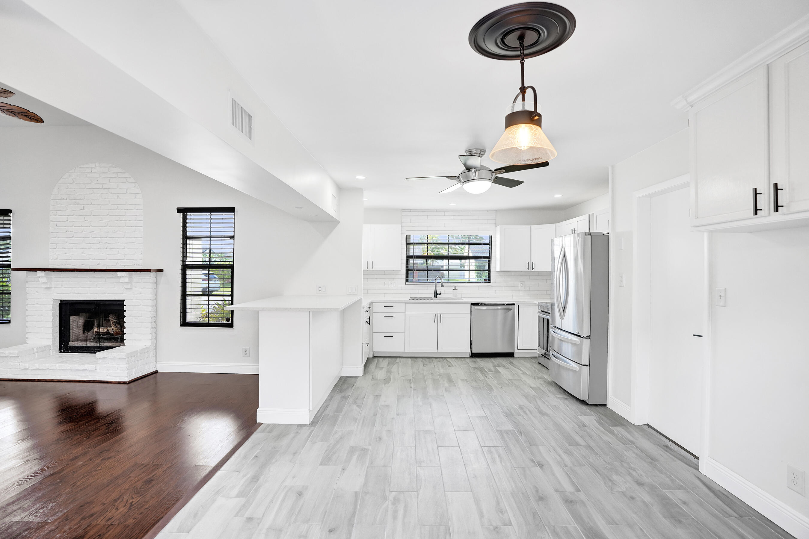 ROYAL PALM LAKE ESTATES - Residential