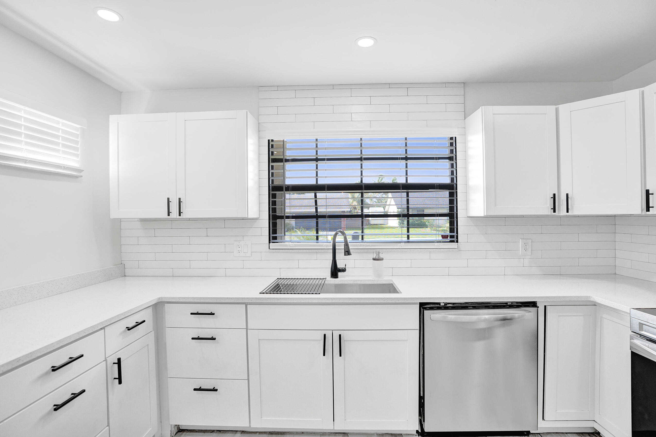 ROYAL PALM LAKE ESTATES - Residential