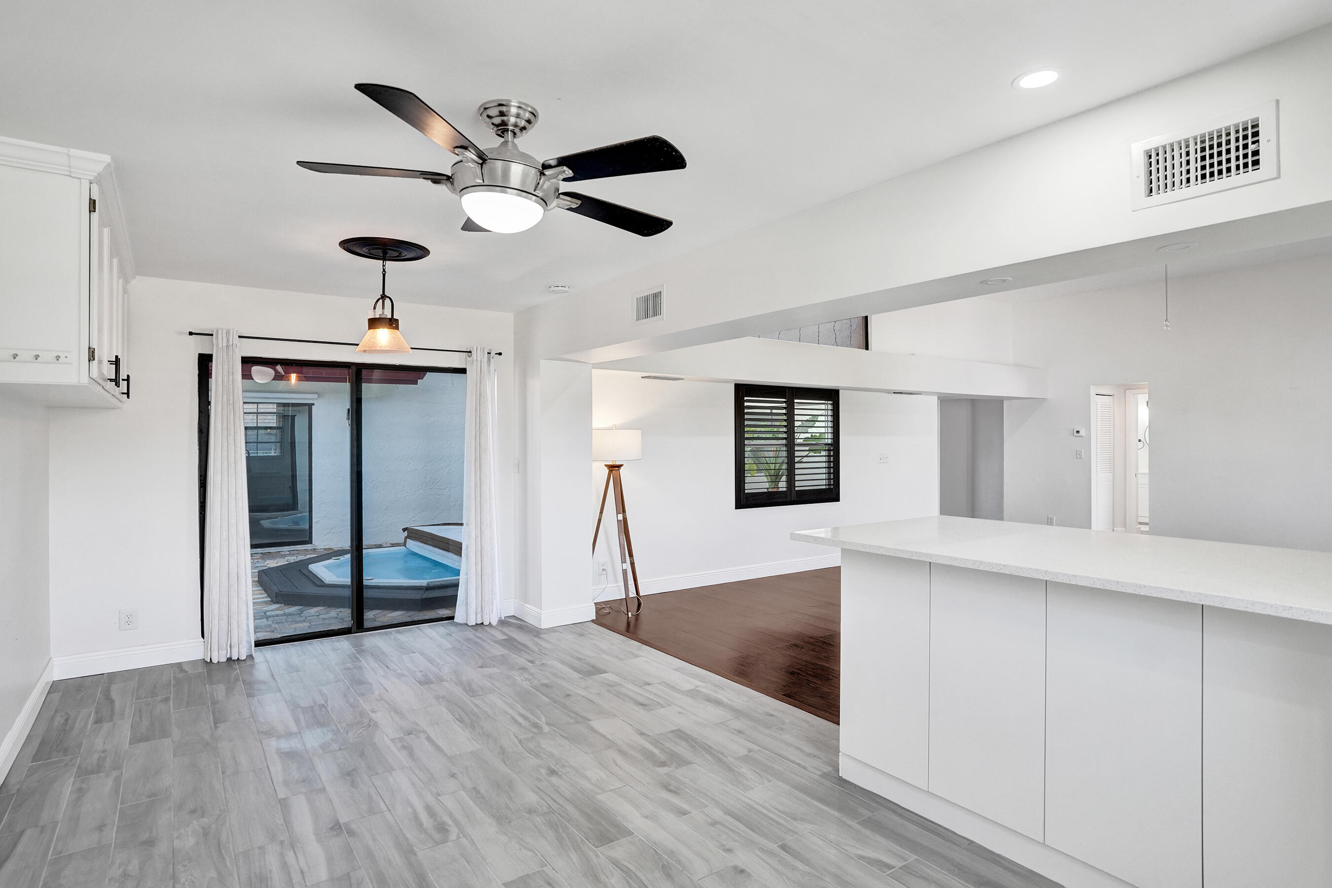 ROYAL PALM LAKE ESTATES - Residential