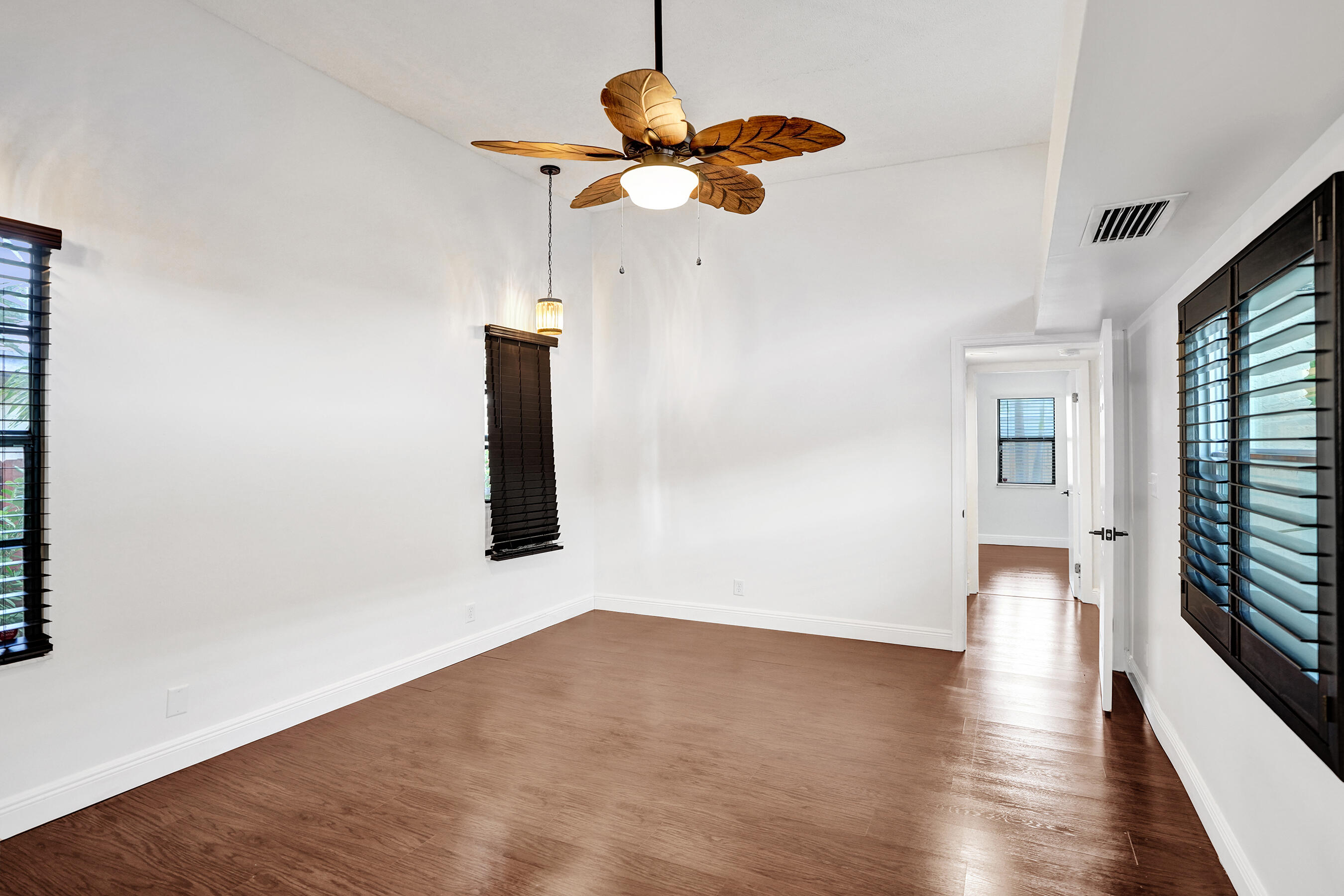 ROYAL PALM LAKE ESTATES - Residential