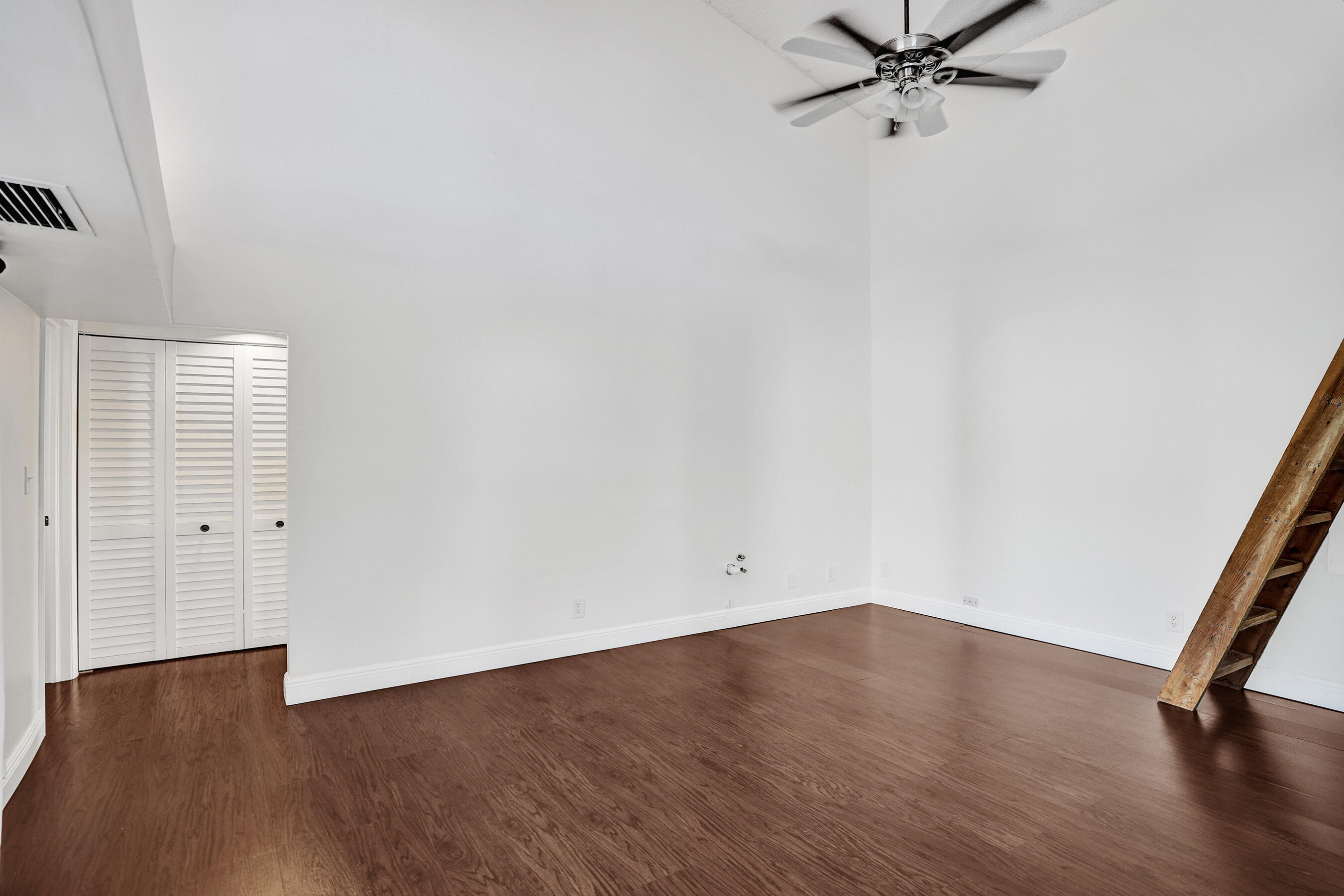 ROYAL PALM LAKE ESTATES - Residential