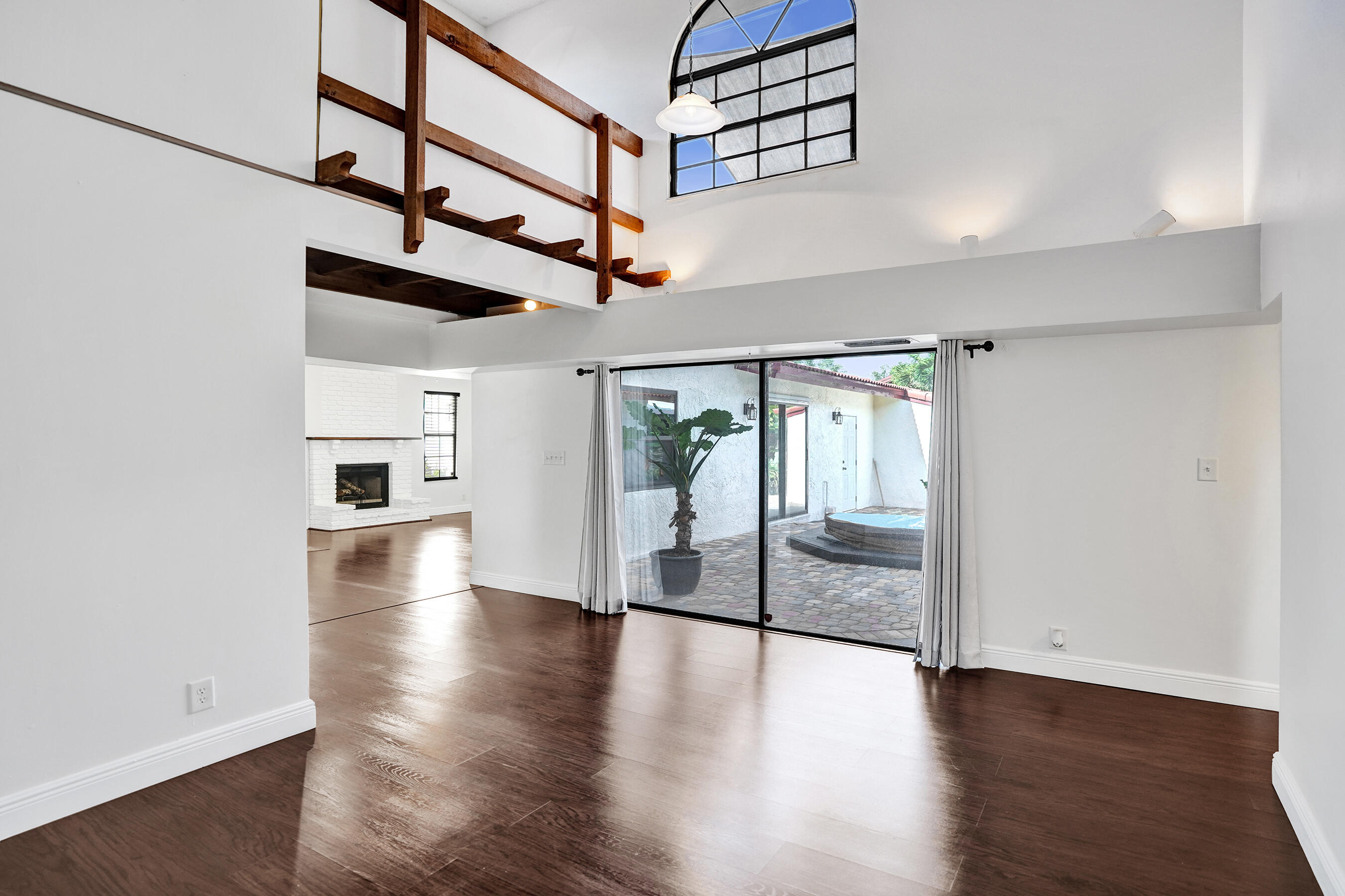 ROYAL PALM LAKE ESTATES - Residential