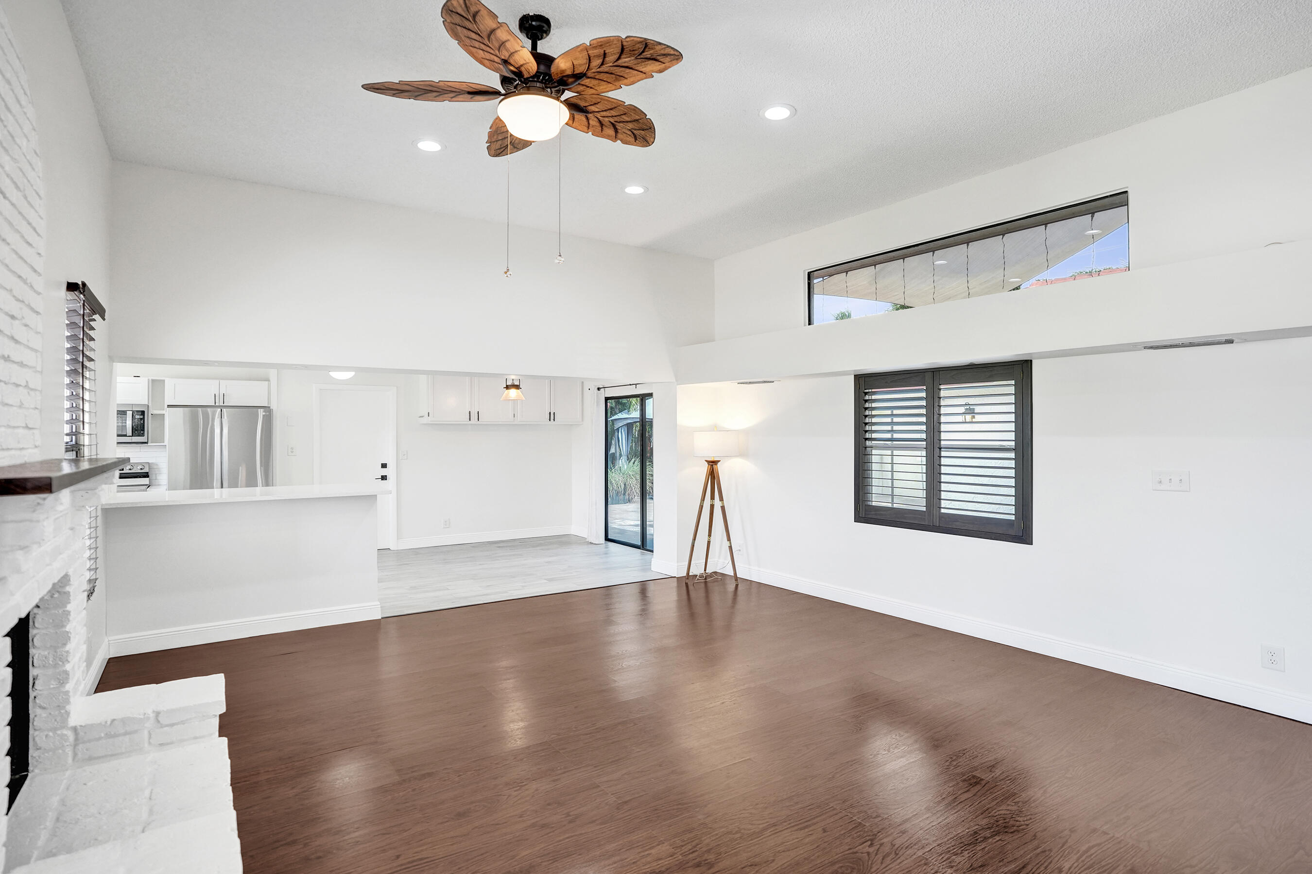 ROYAL PALM LAKE ESTATES - Residential