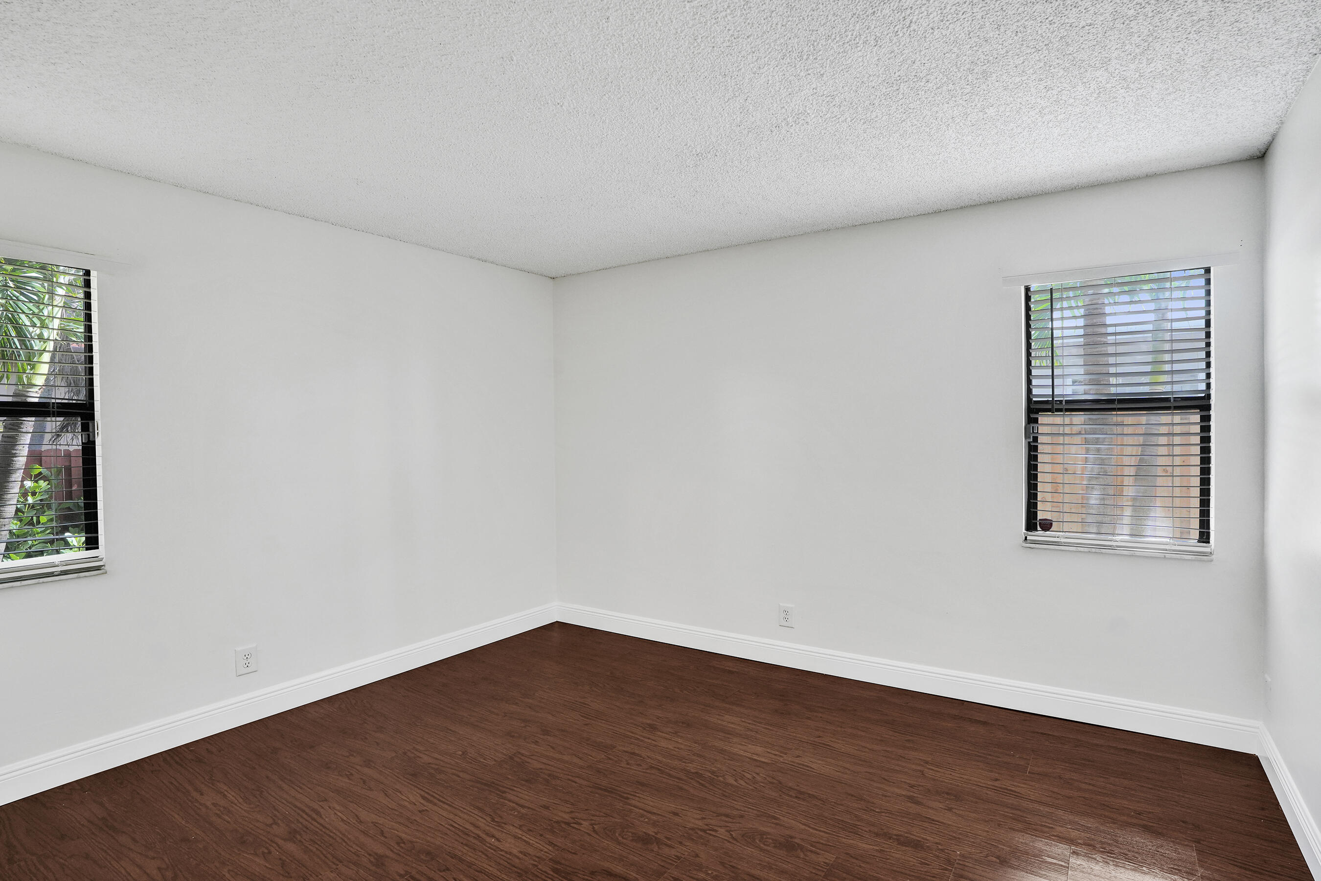 ROYAL PALM LAKE ESTATES - Residential