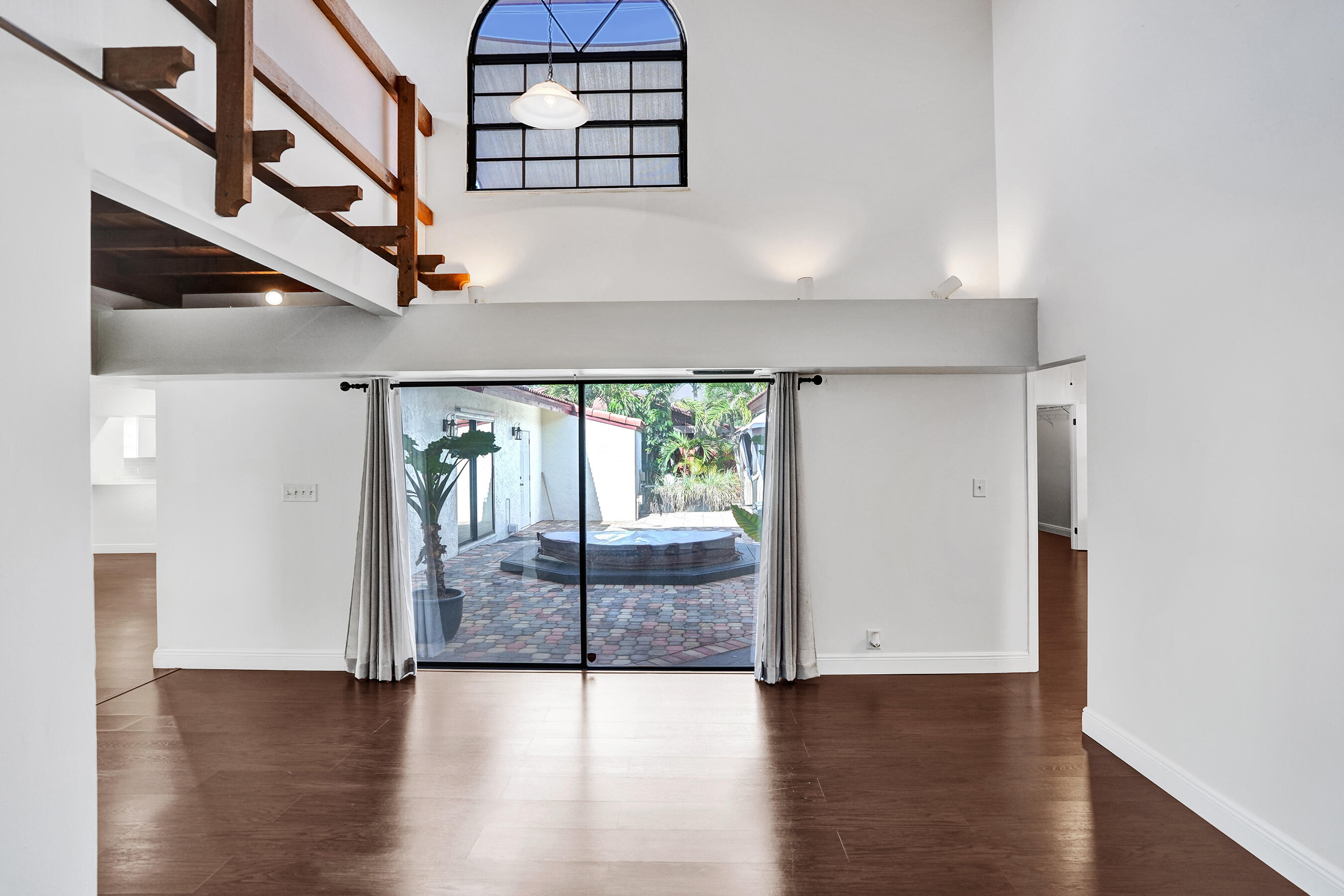 ROYAL PALM LAKE ESTATES - Residential