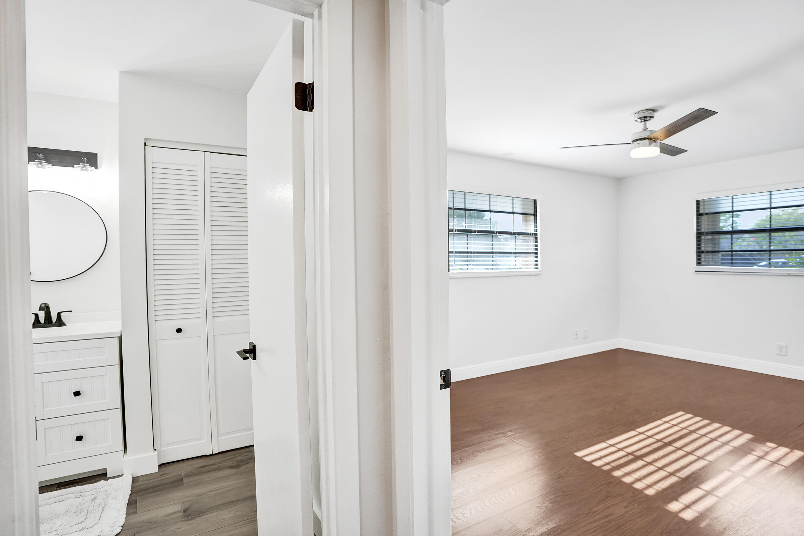 ROYAL PALM LAKE ESTATES - Residential