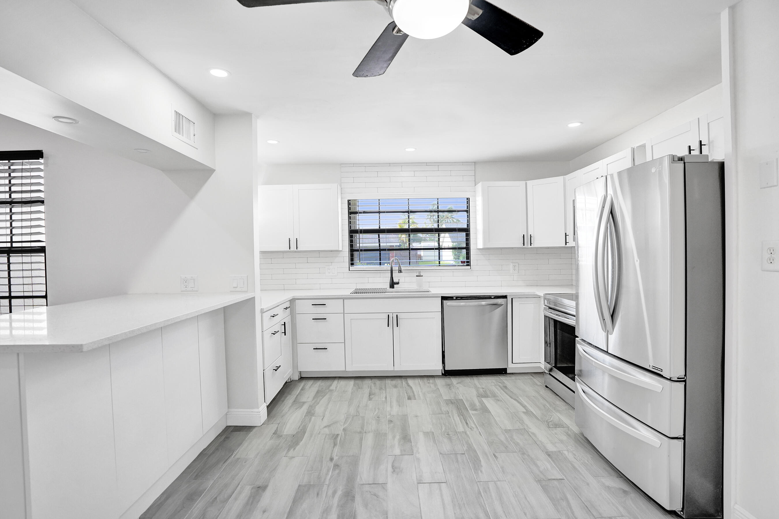 ROYAL PALM LAKE ESTATES - Residential