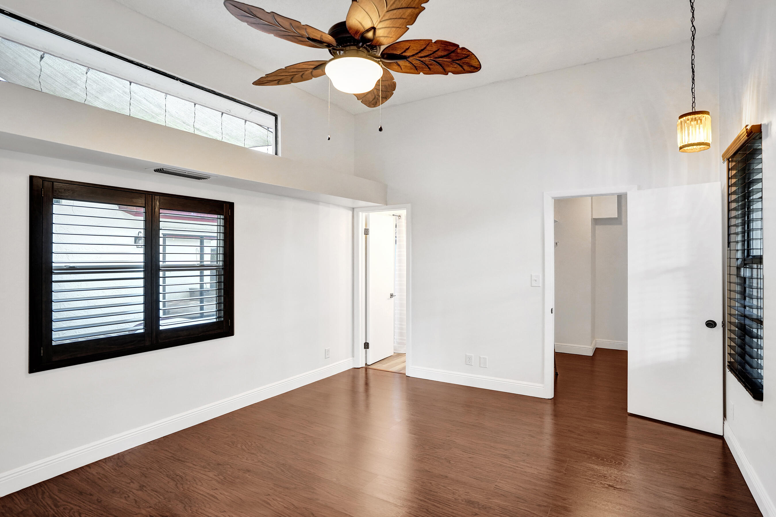 ROYAL PALM LAKE ESTATES - Residential